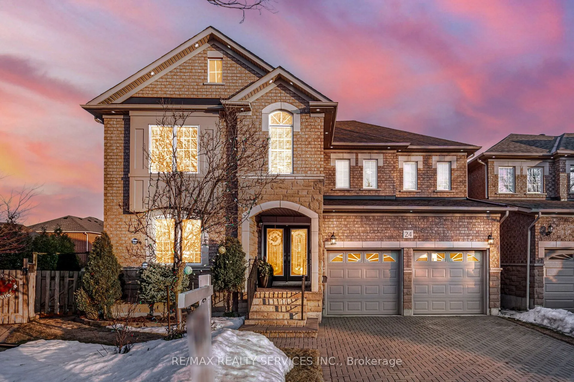 24 Sawston Circle