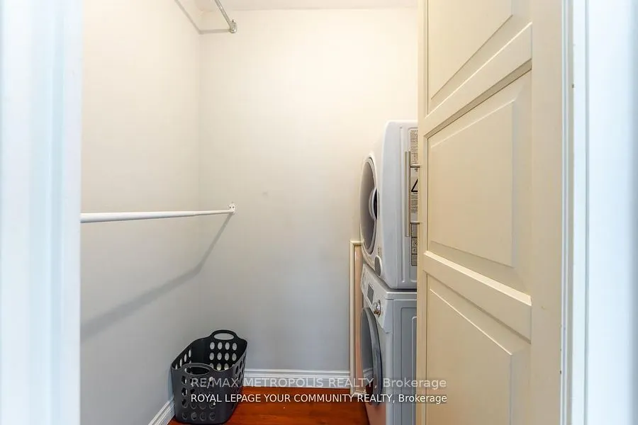 15 Elizabeth Street N #704