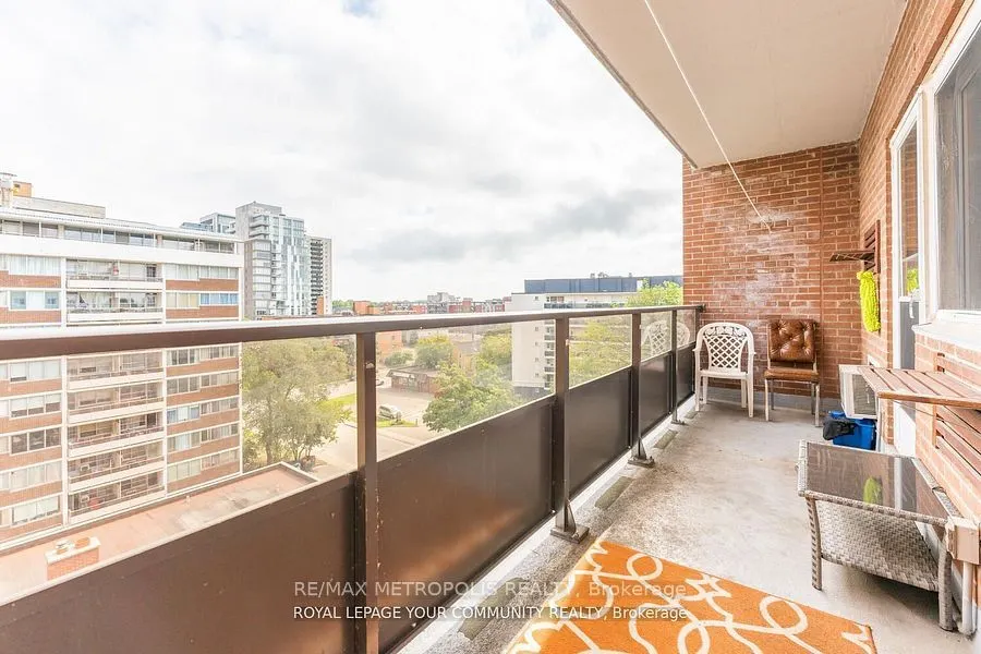 15 Elizabeth Street N #704