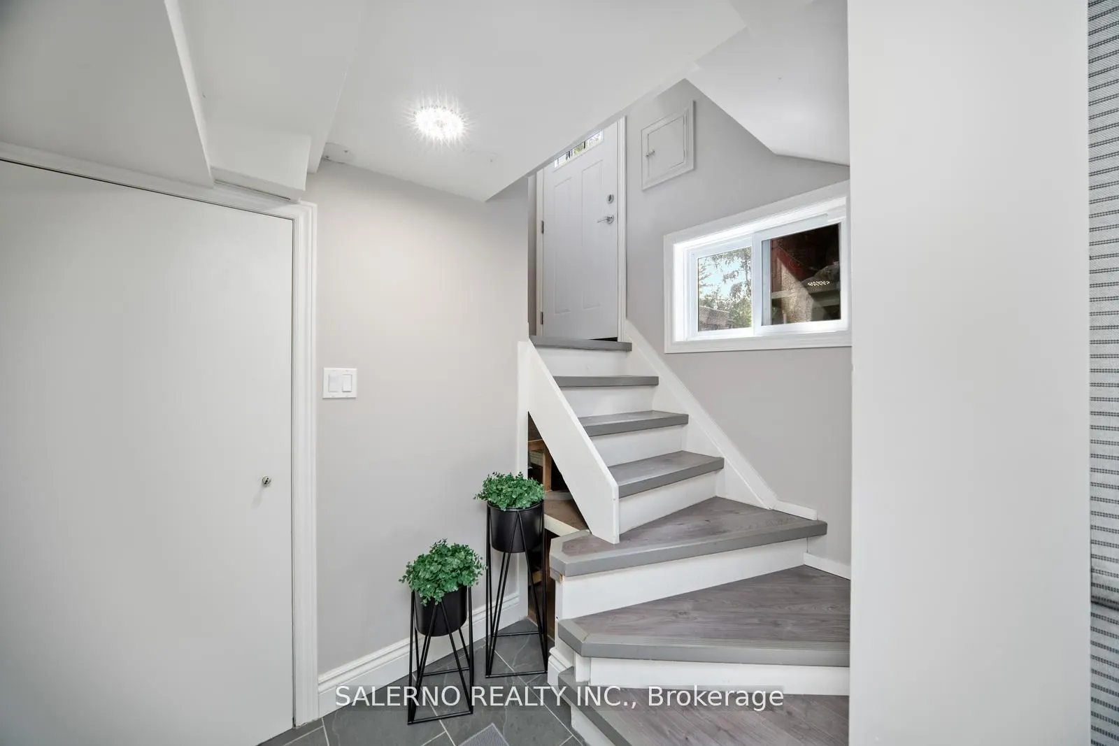 20 Cedarcrest Drive