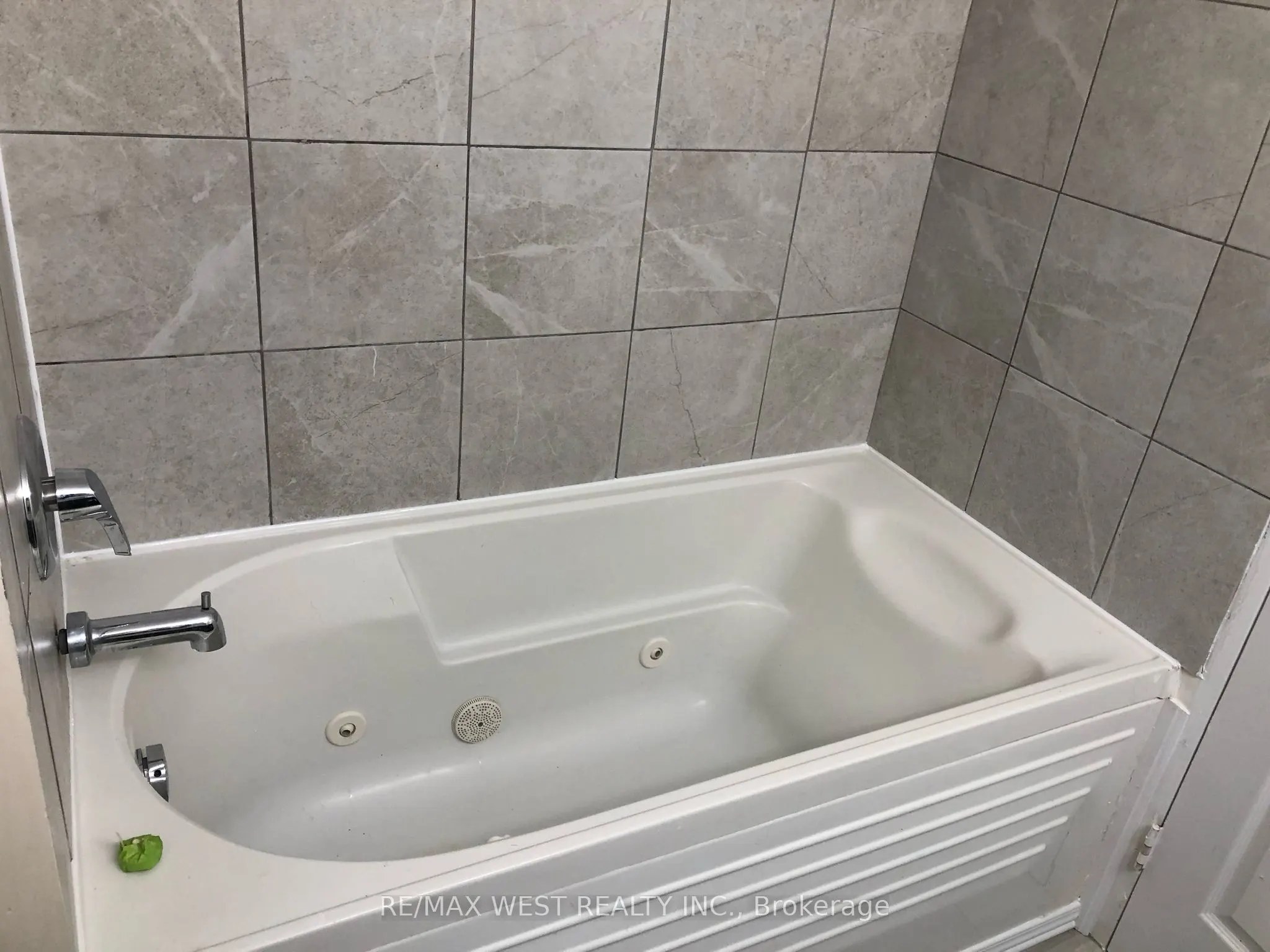 6 Humberline Drive #524