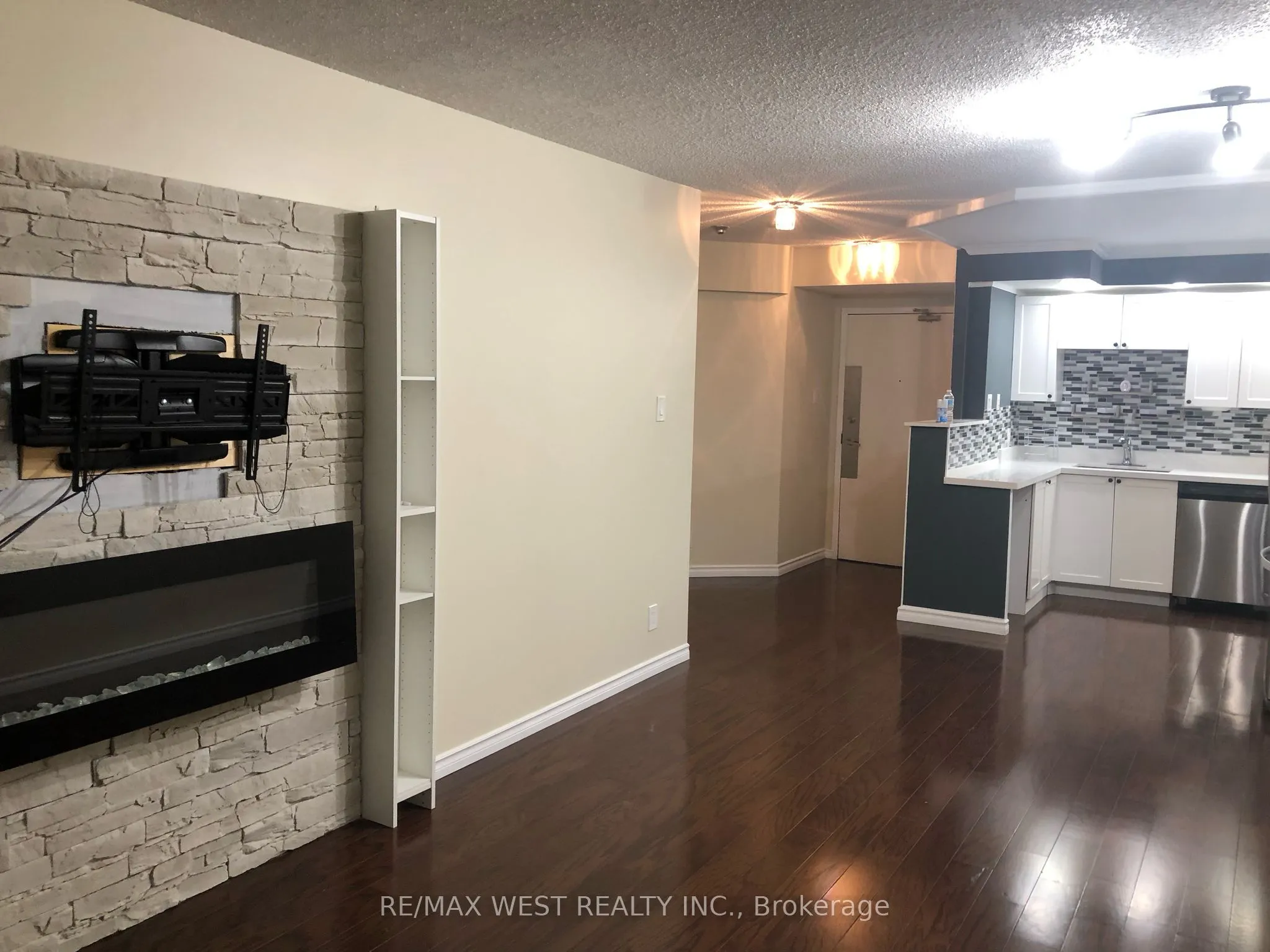 6 Humberline Drive #524