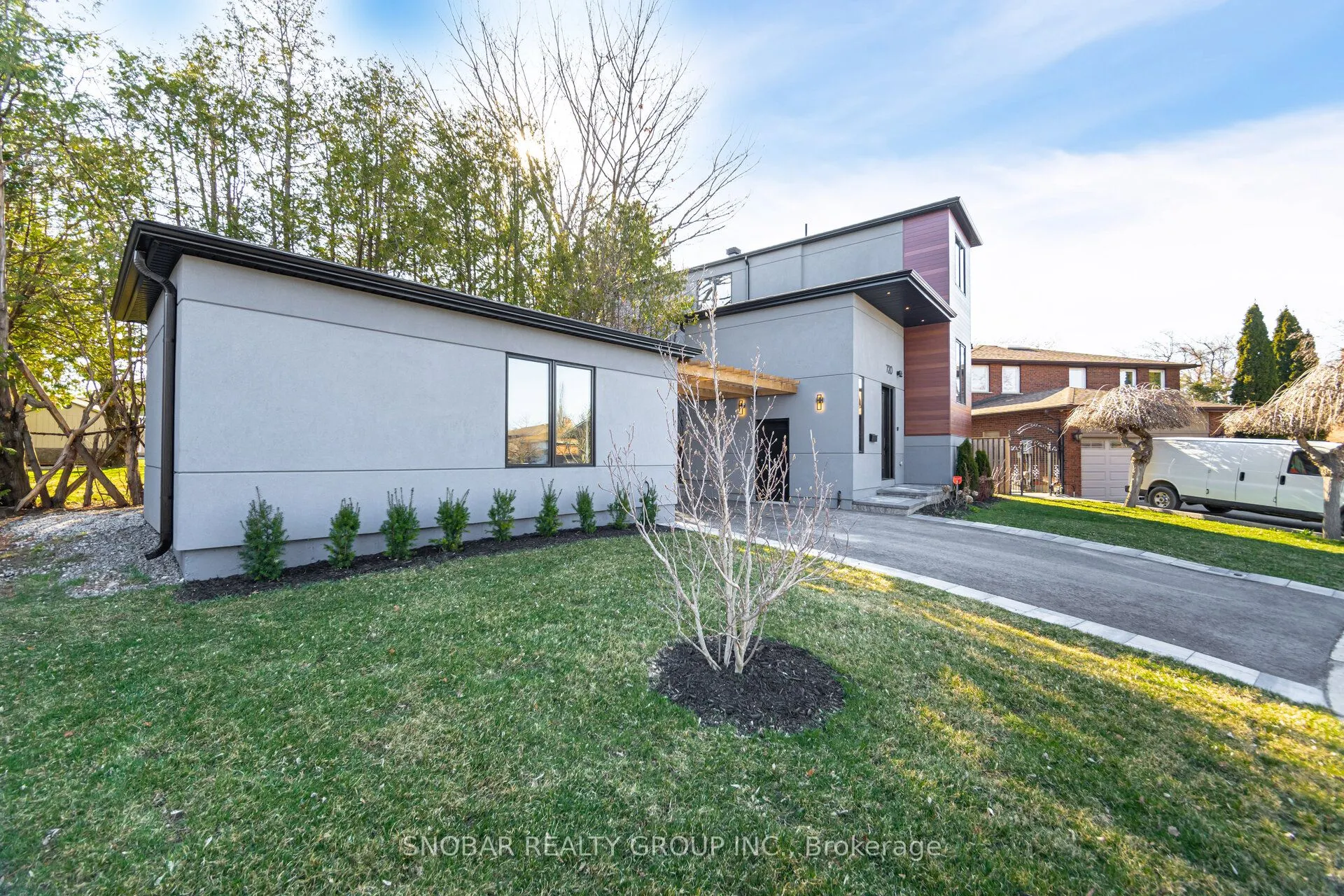 720 Hillman Crescent