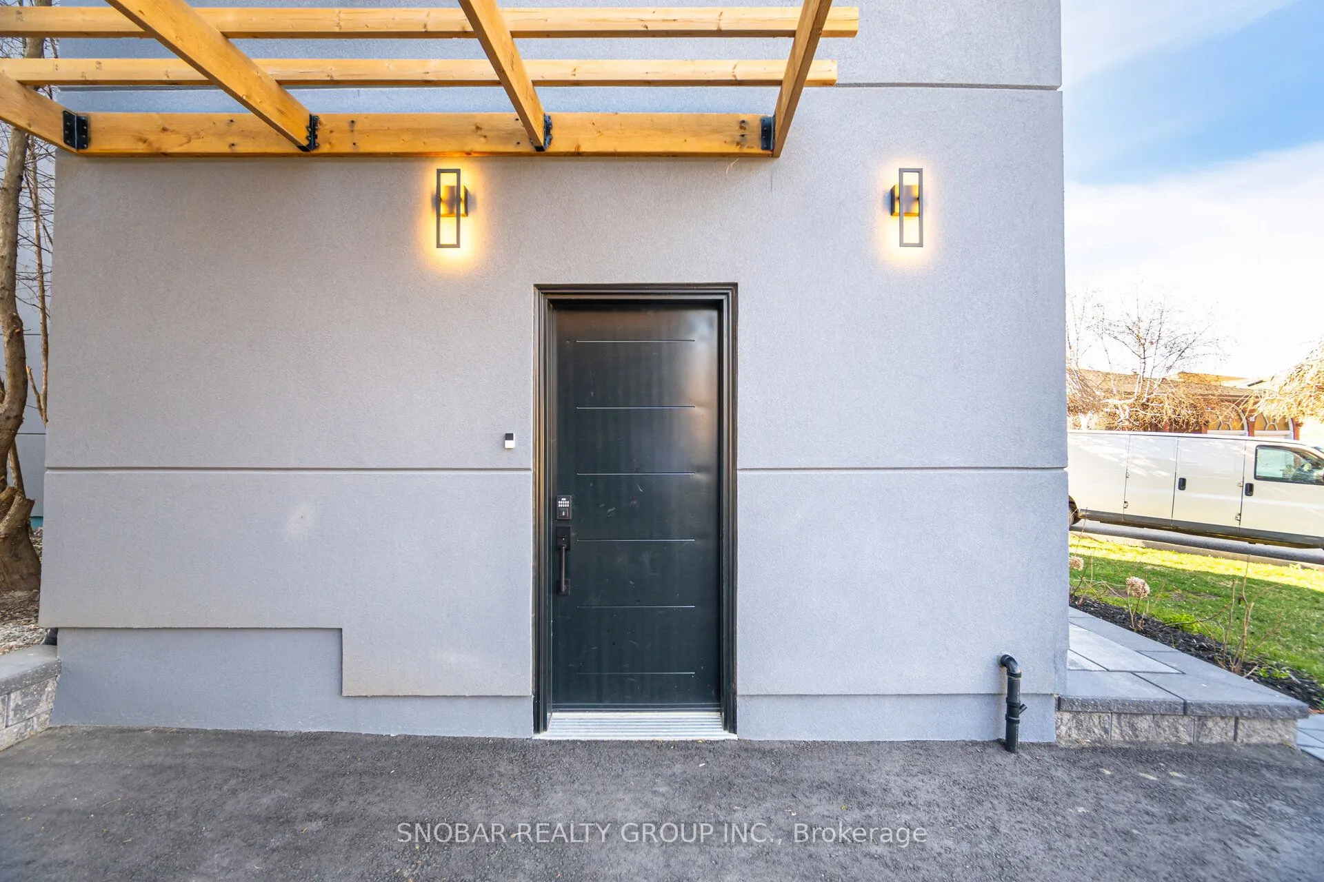 720 Hillman Crescent