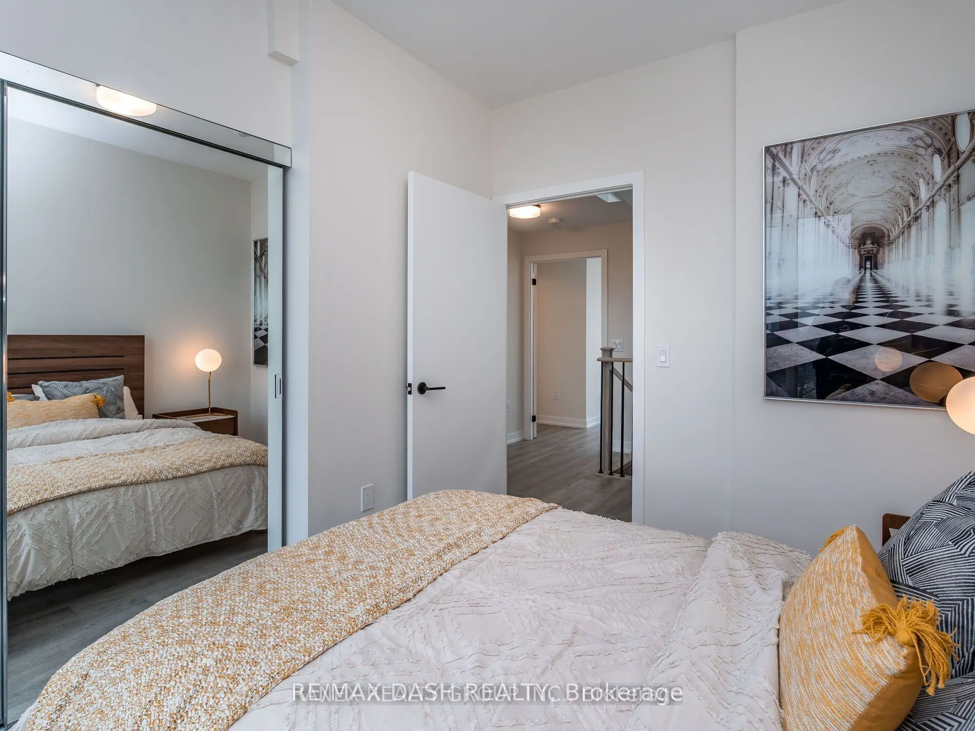 2300 St Clair Avenue W #723