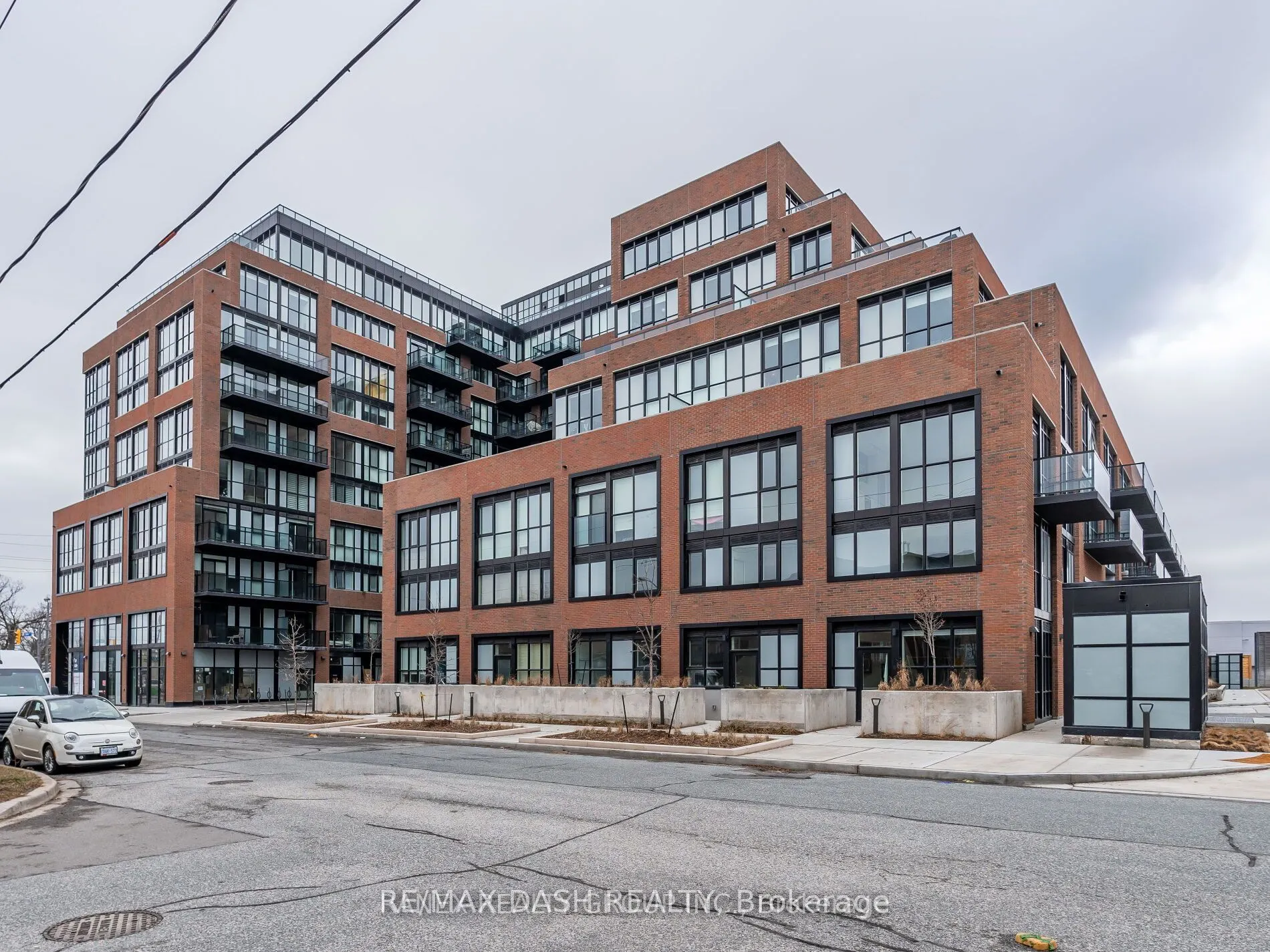 2300 St Clair Avenue W #723