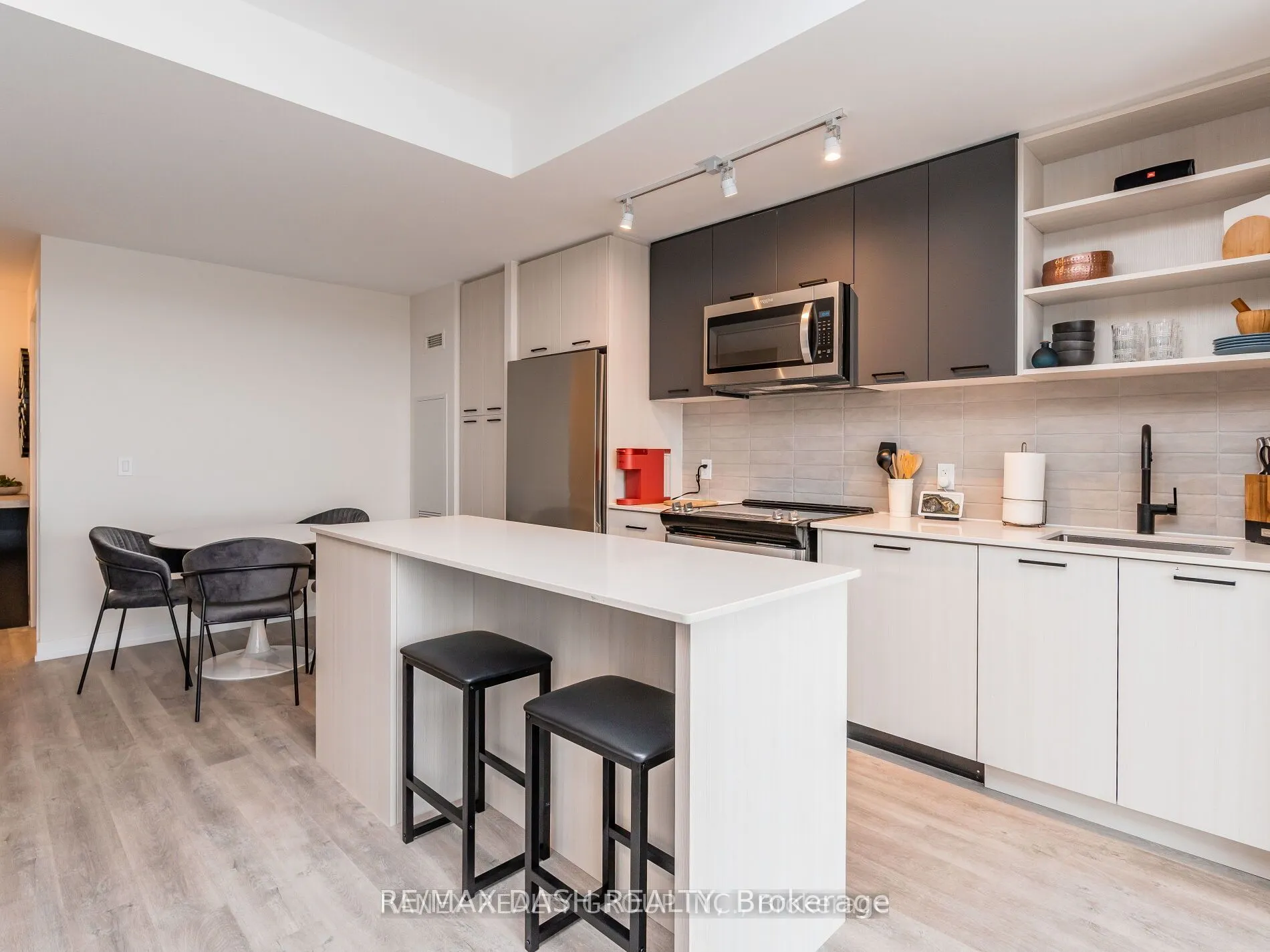 2300 St Clair Avenue W #723