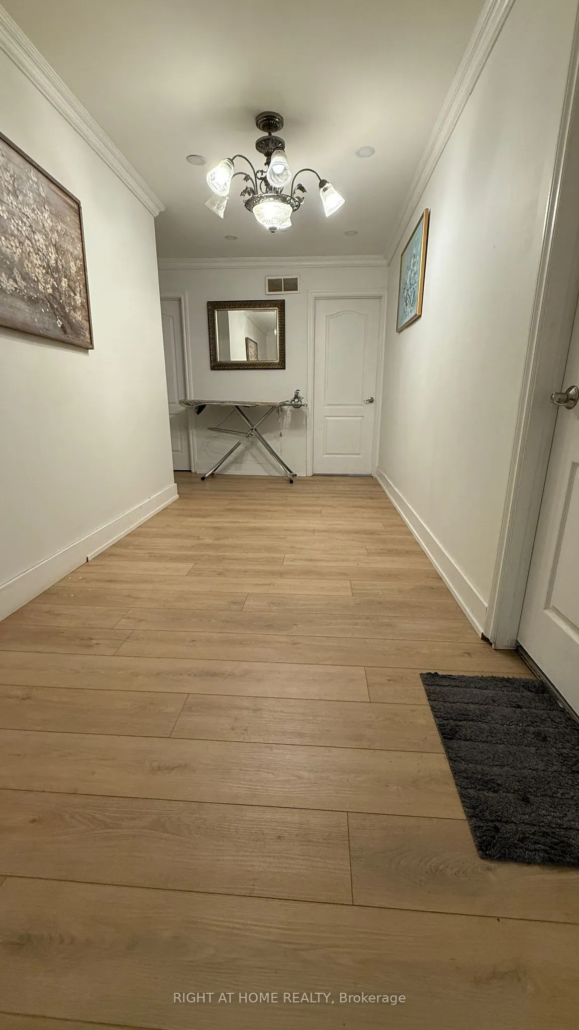 411 Laurier Avenue