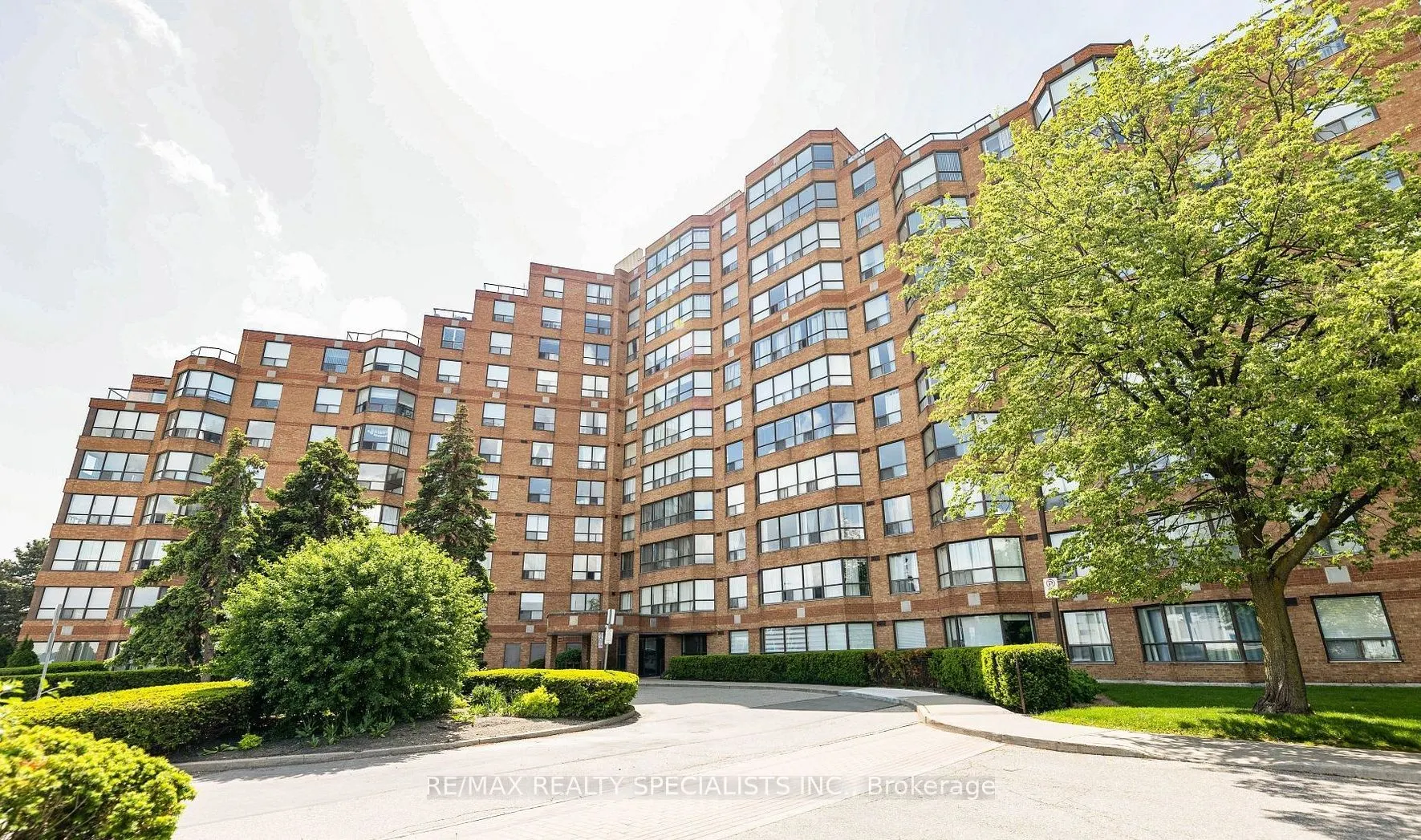 6 Humberline Drive, #319