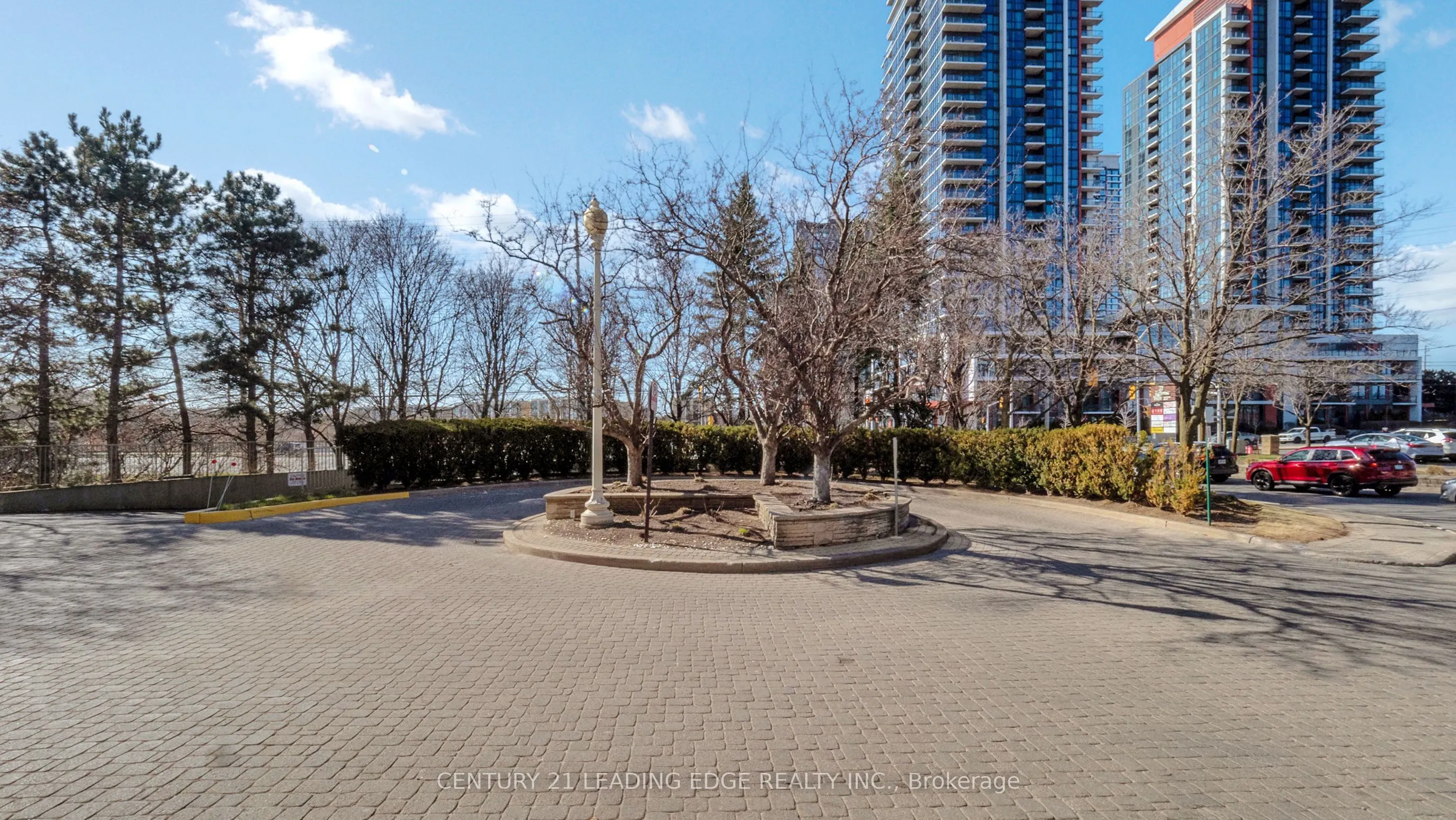 50 EGLINTON Avenue W #909
