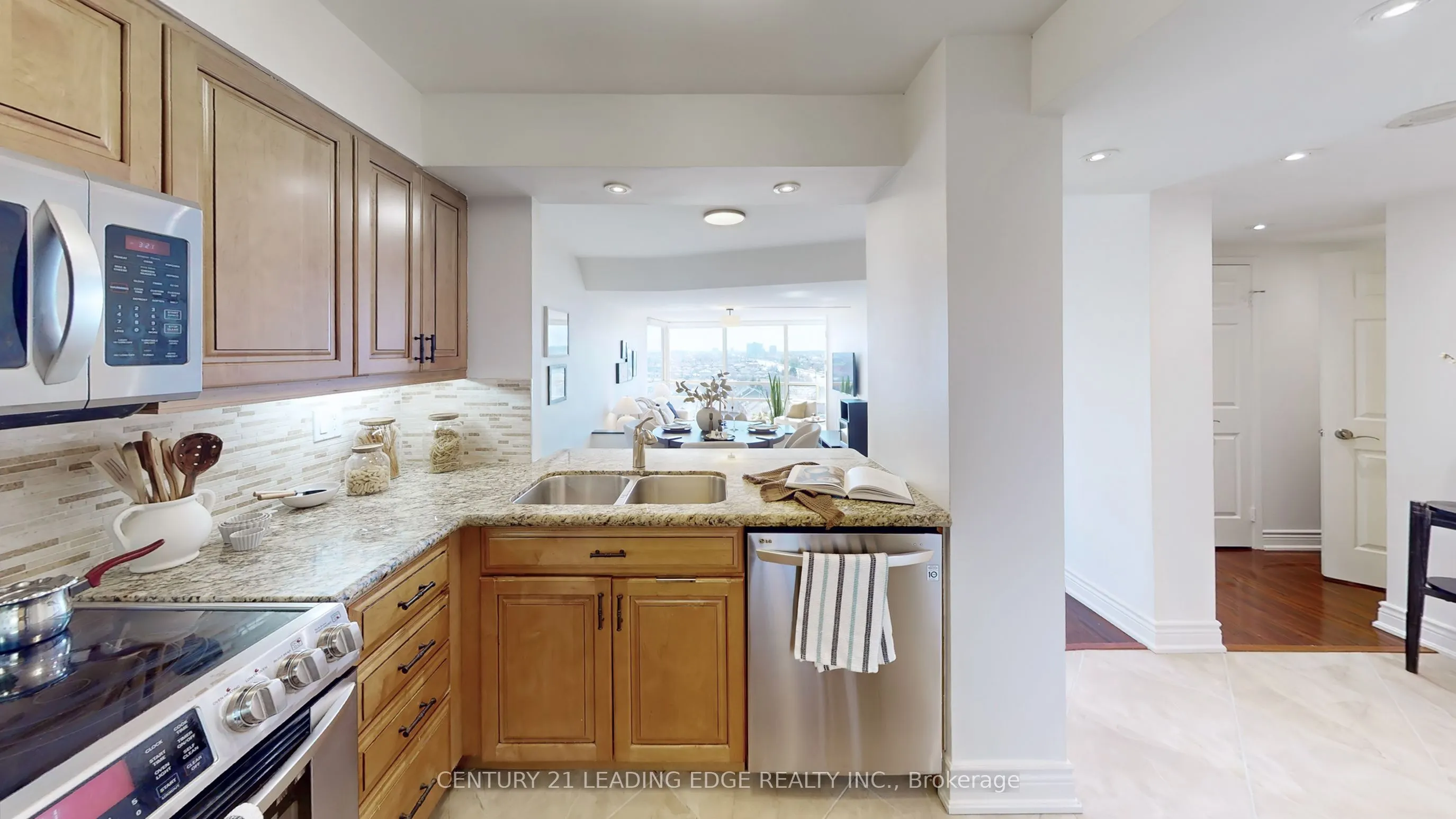 50 EGLINTON Avenue W #909
