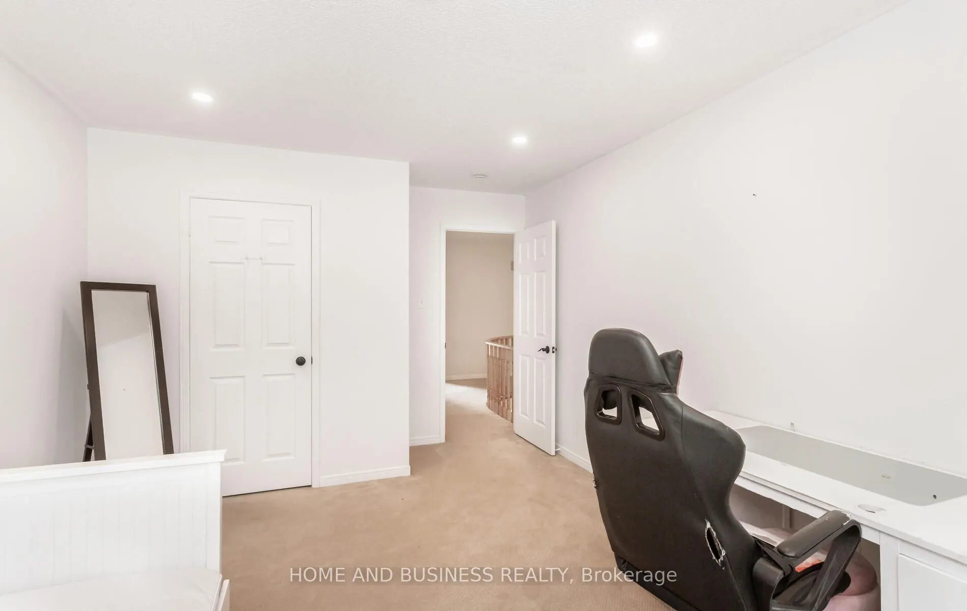 2035 Jacamar Court