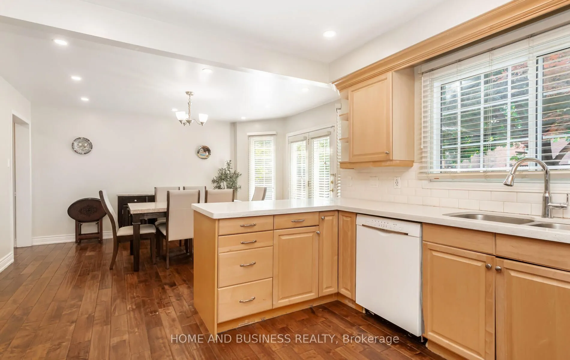 2035 Jacamar Court