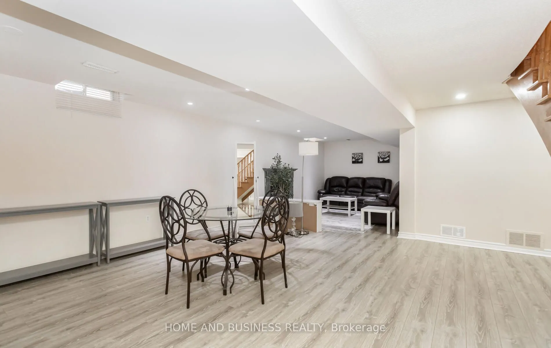 2035 Jacamar Court