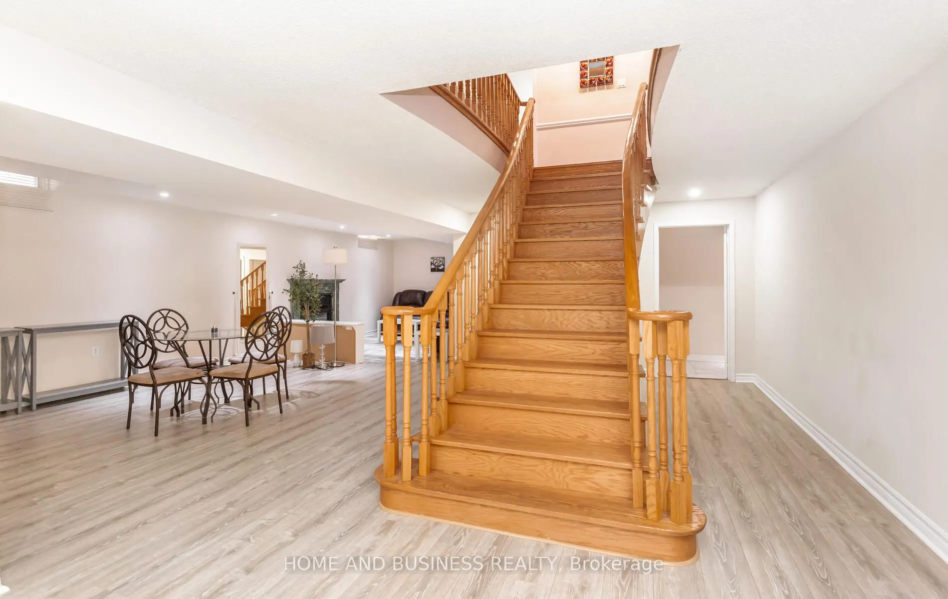 2035 Jacamar Court