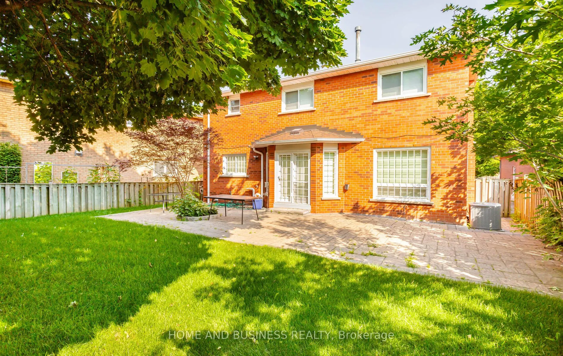 2035 Jacamar Court