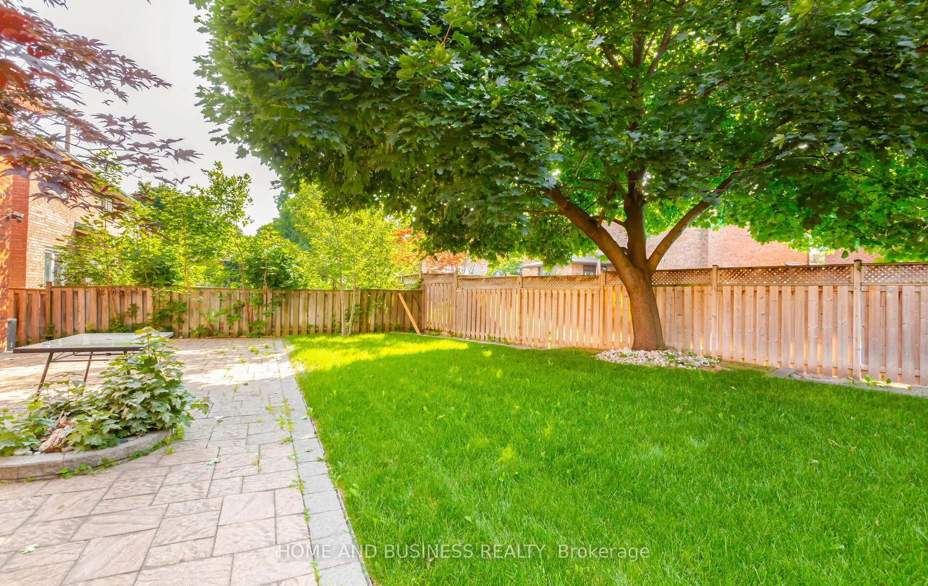2035 Jacamar Court