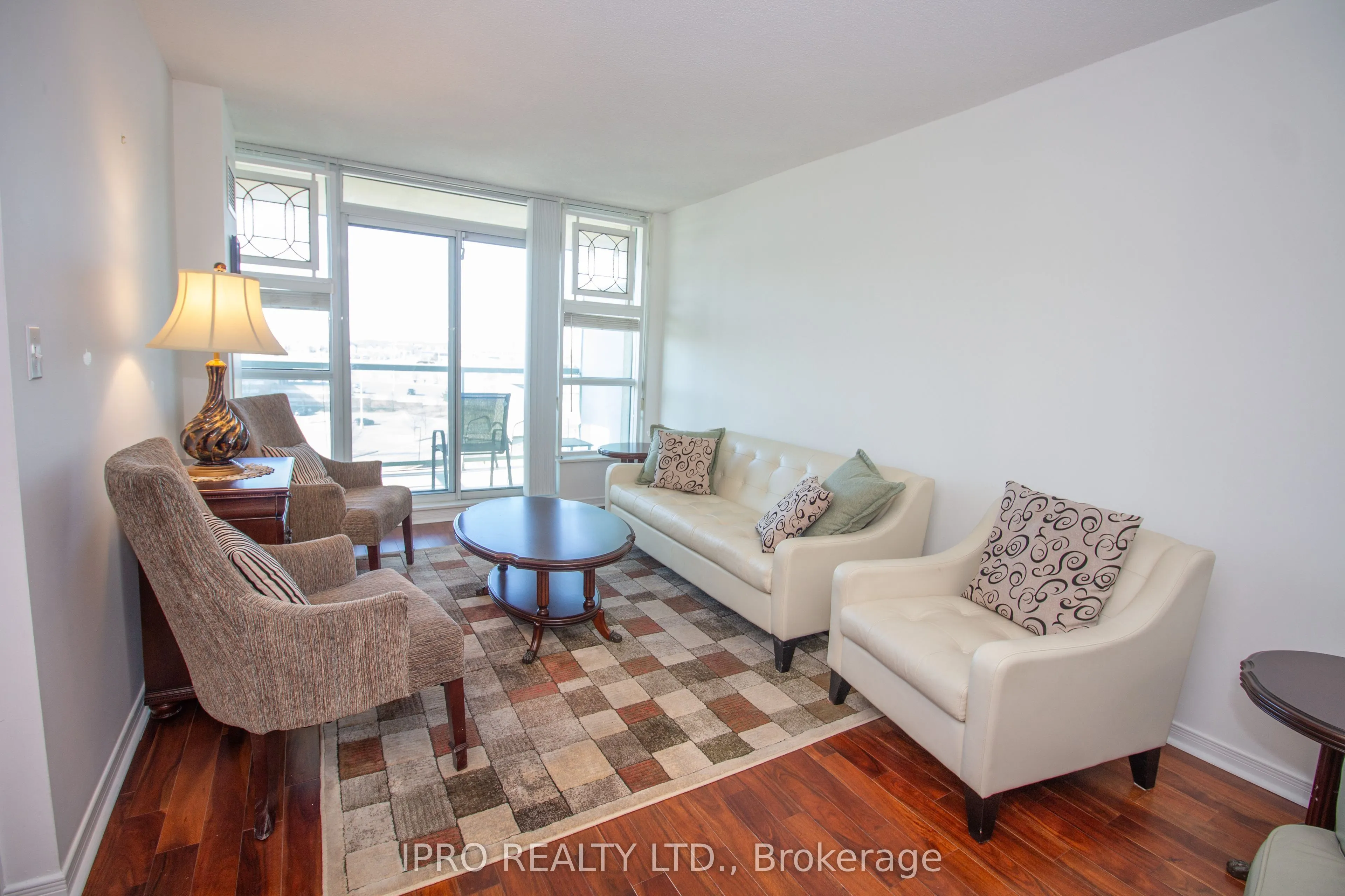 2545 Erin Centre Boulevard, #806