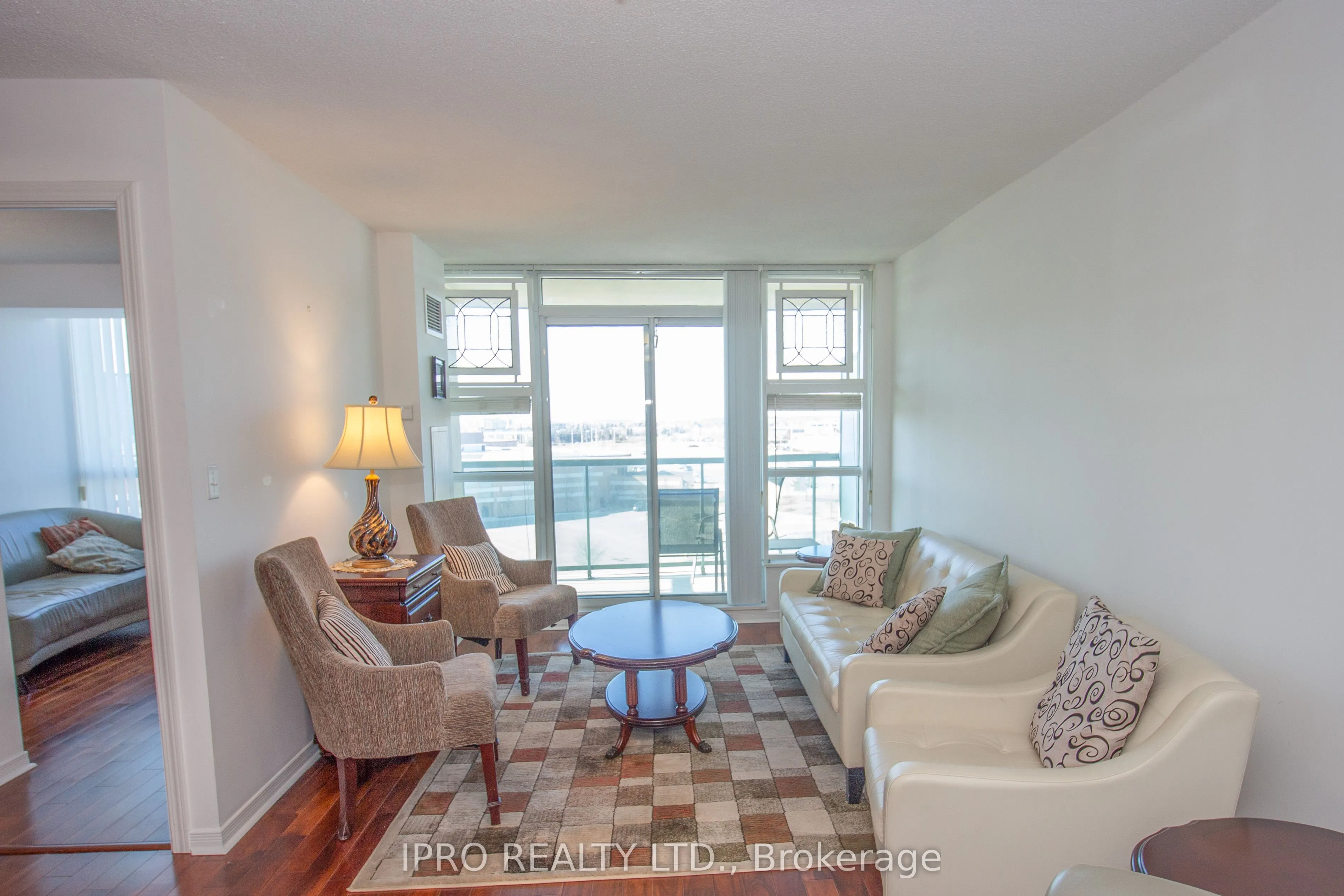 2545 Erin Centre Boulevard, #806