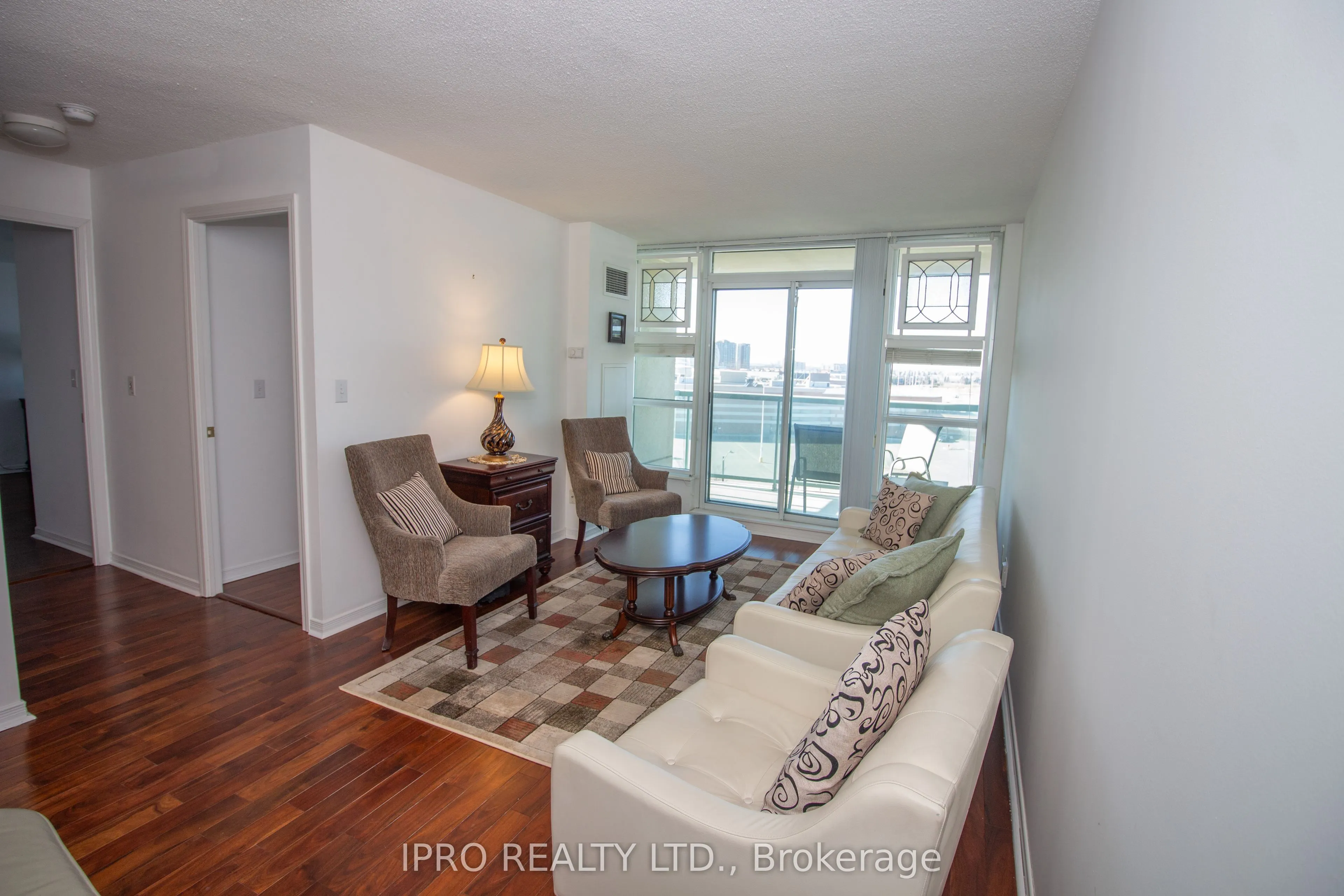 2545 Erin Centre Boulevard, #806