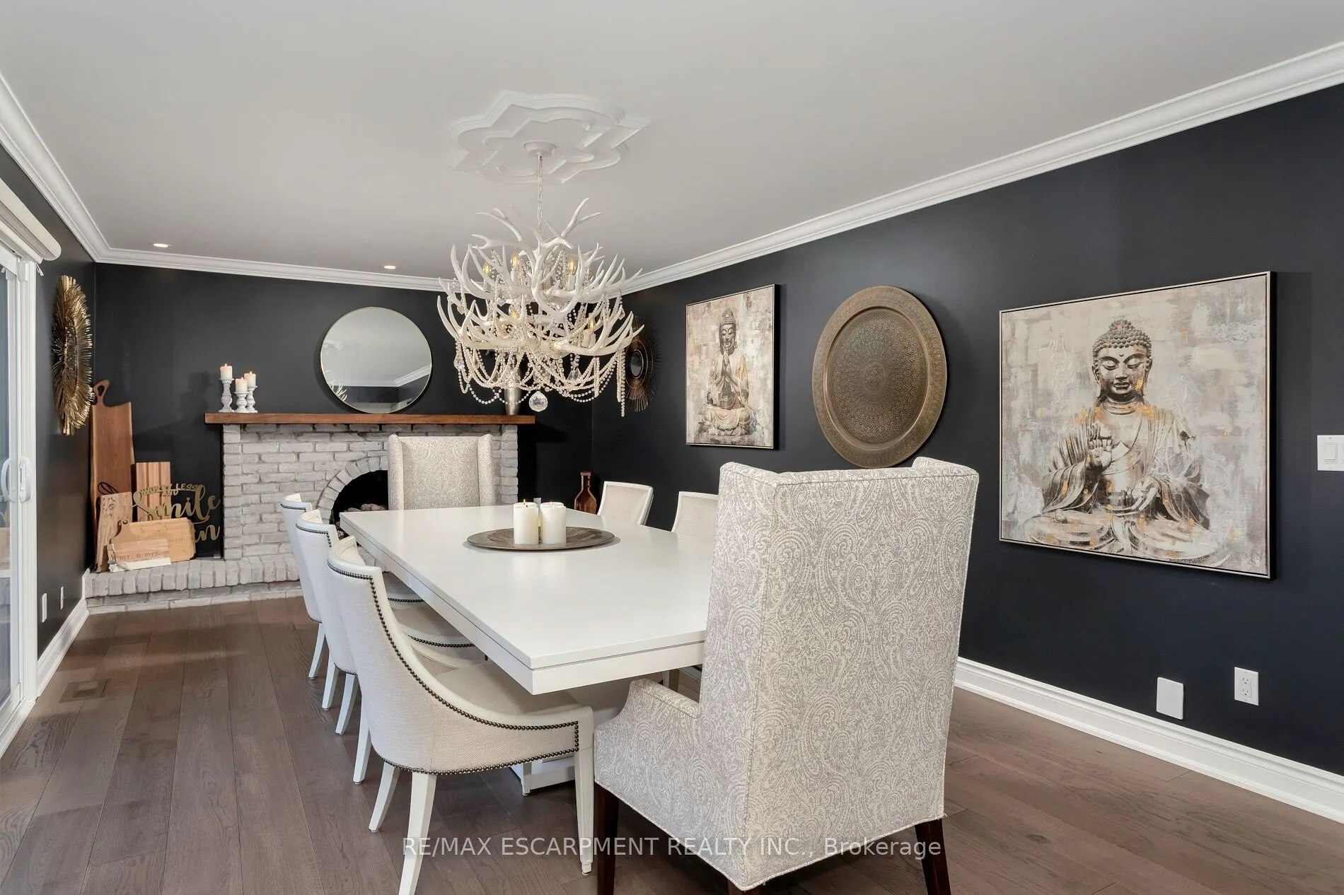 2119 Agincourt Crescent