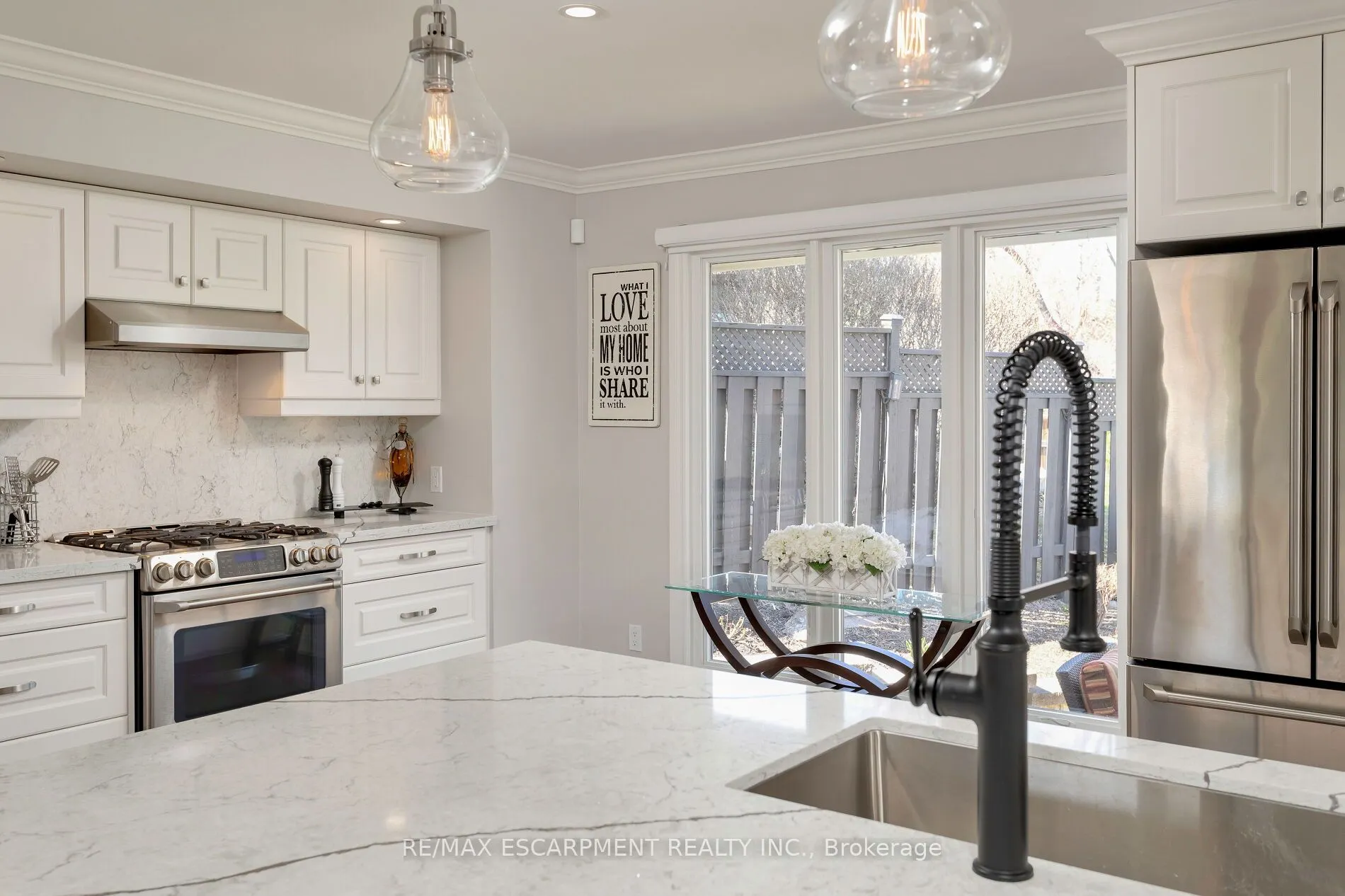 2119 Agincourt Crescent