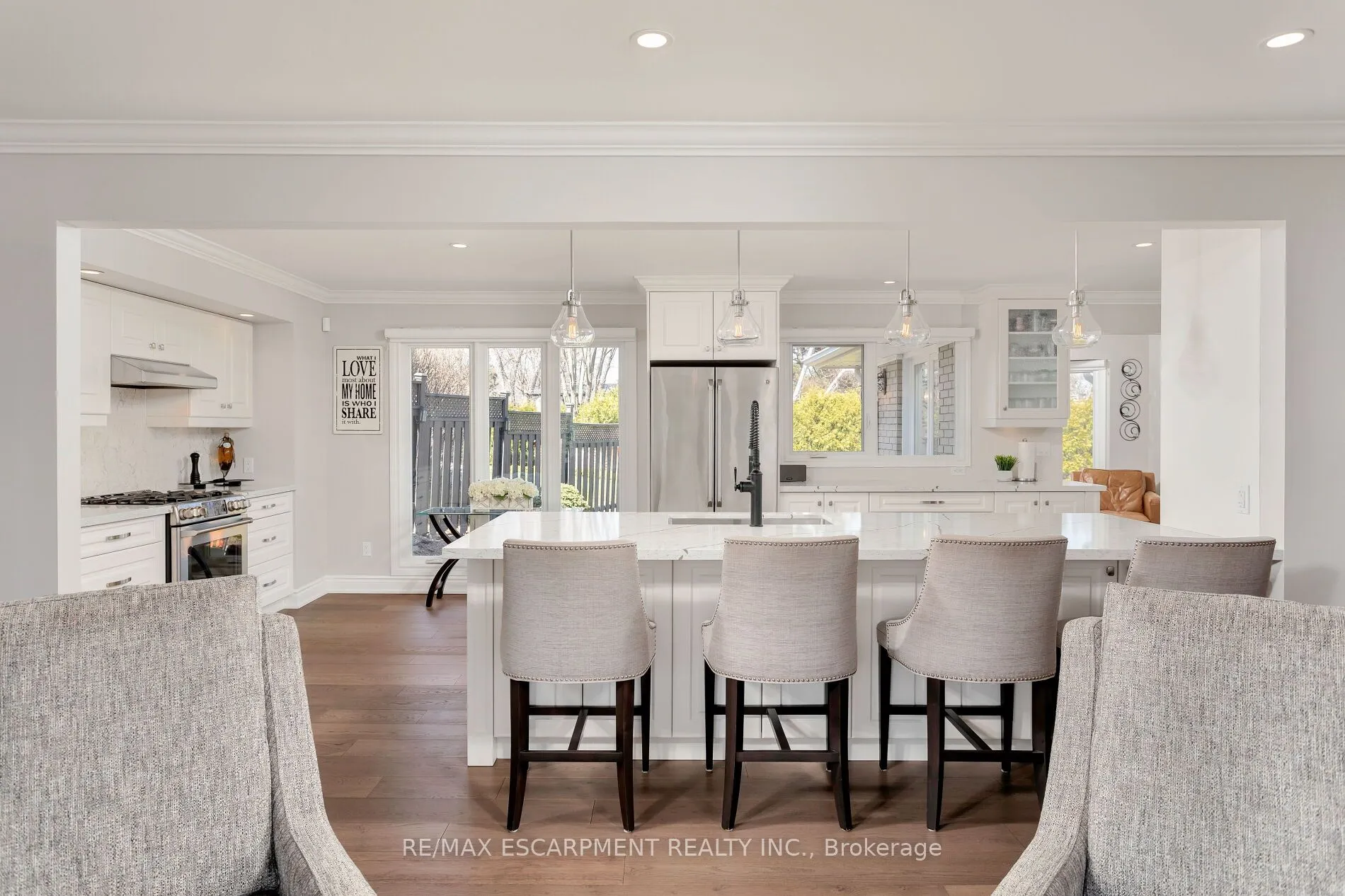 2119 Agincourt Crescent