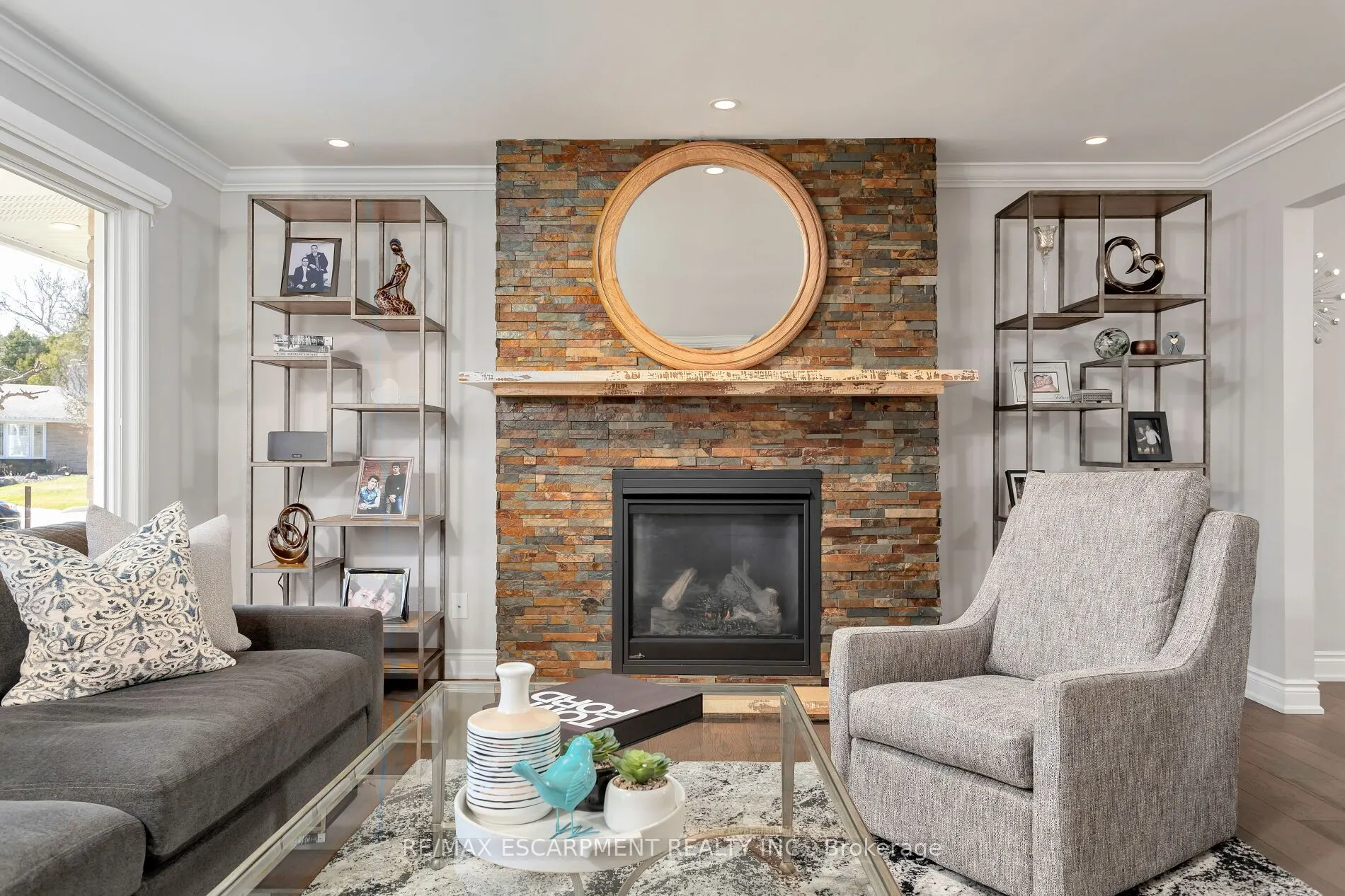 2119 Agincourt Crescent