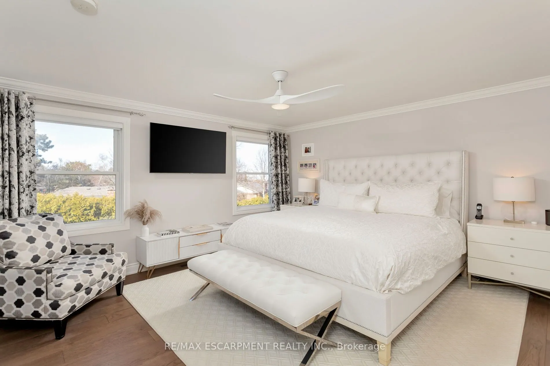 2119 Agincourt Crescent