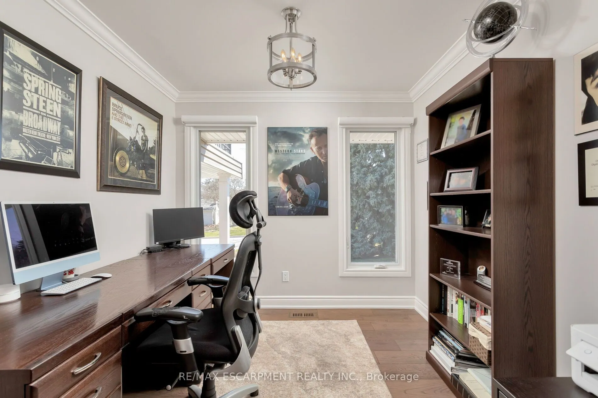 2119 Agincourt Crescent