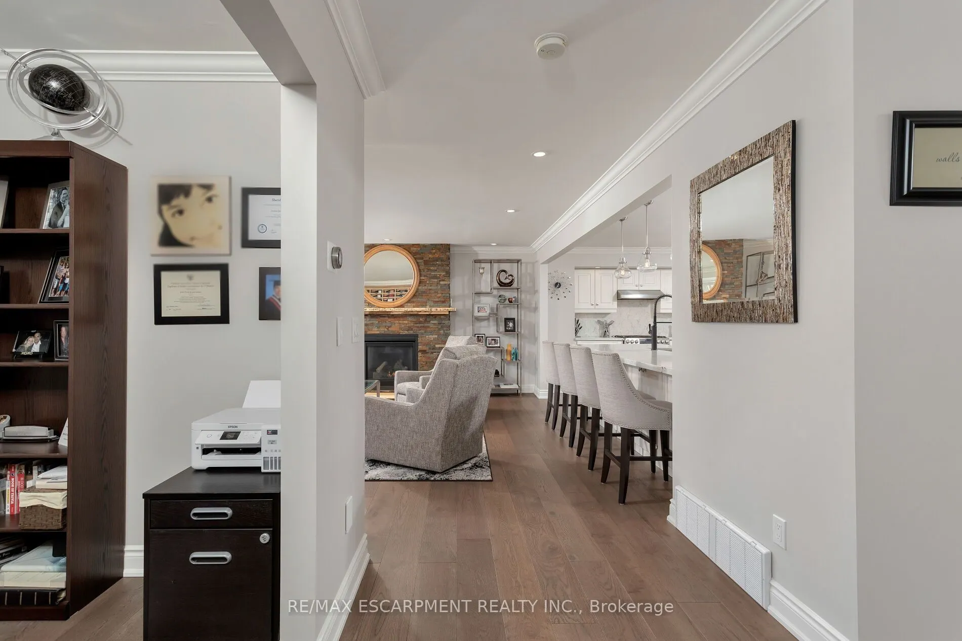 2119 Agincourt Crescent
