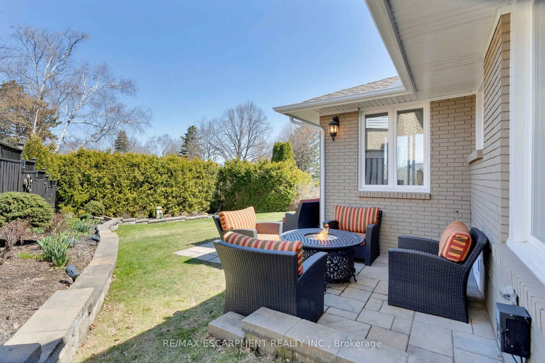 2119 Agincourt Crescent
