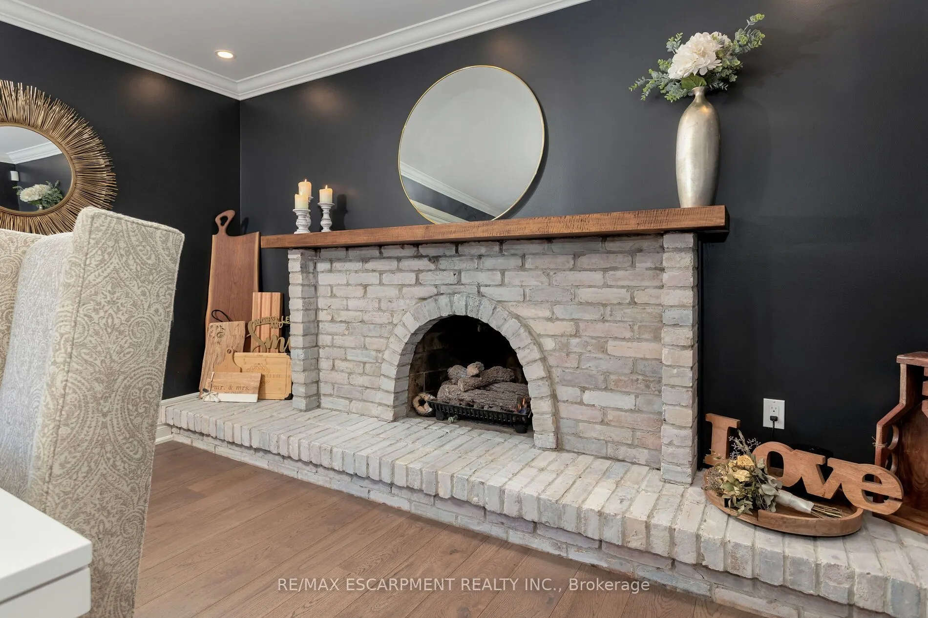 2119 Agincourt Crescent
