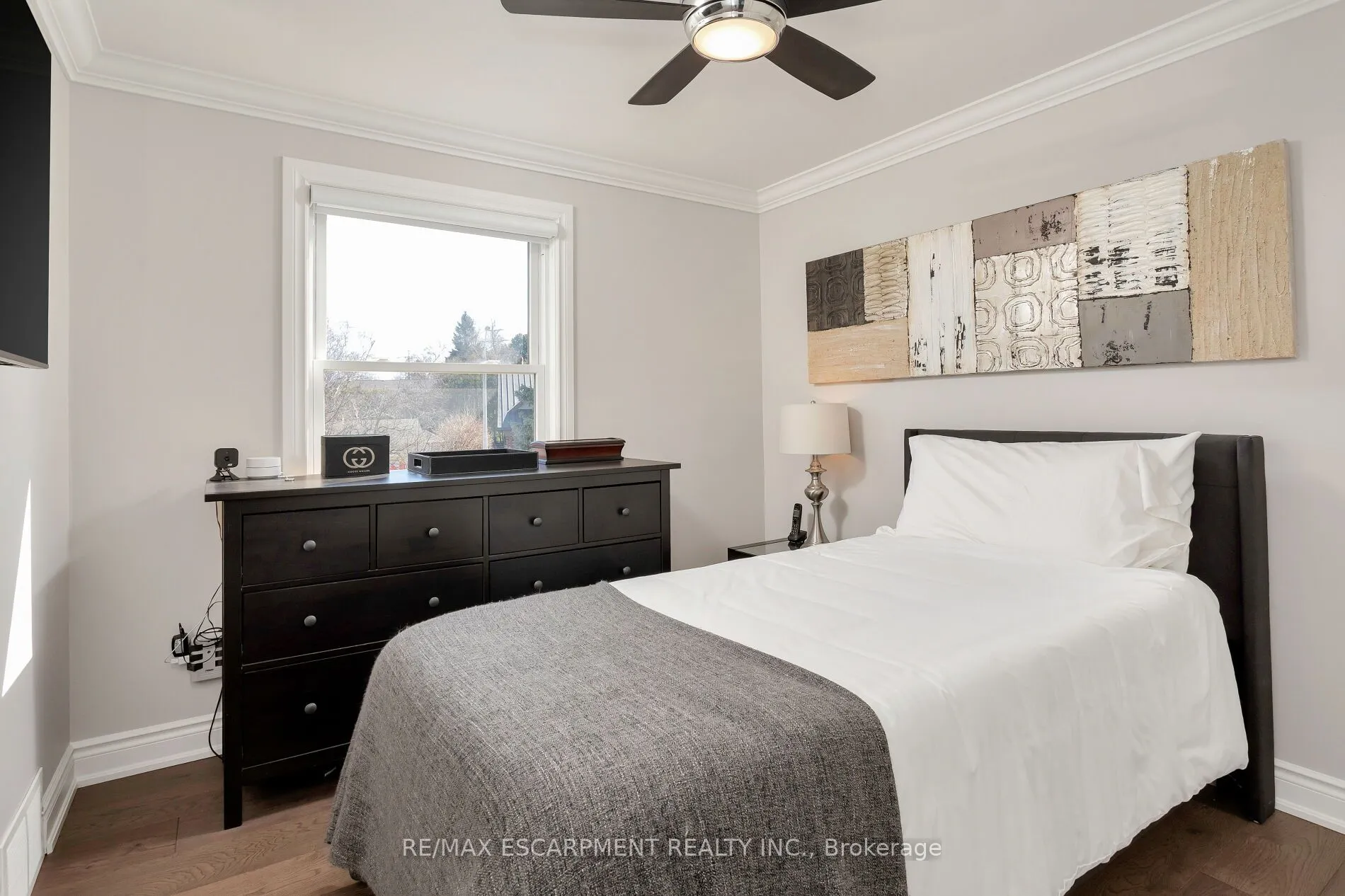 2119 Agincourt Crescent