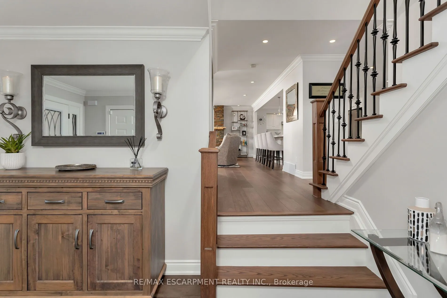 2119 Agincourt Crescent