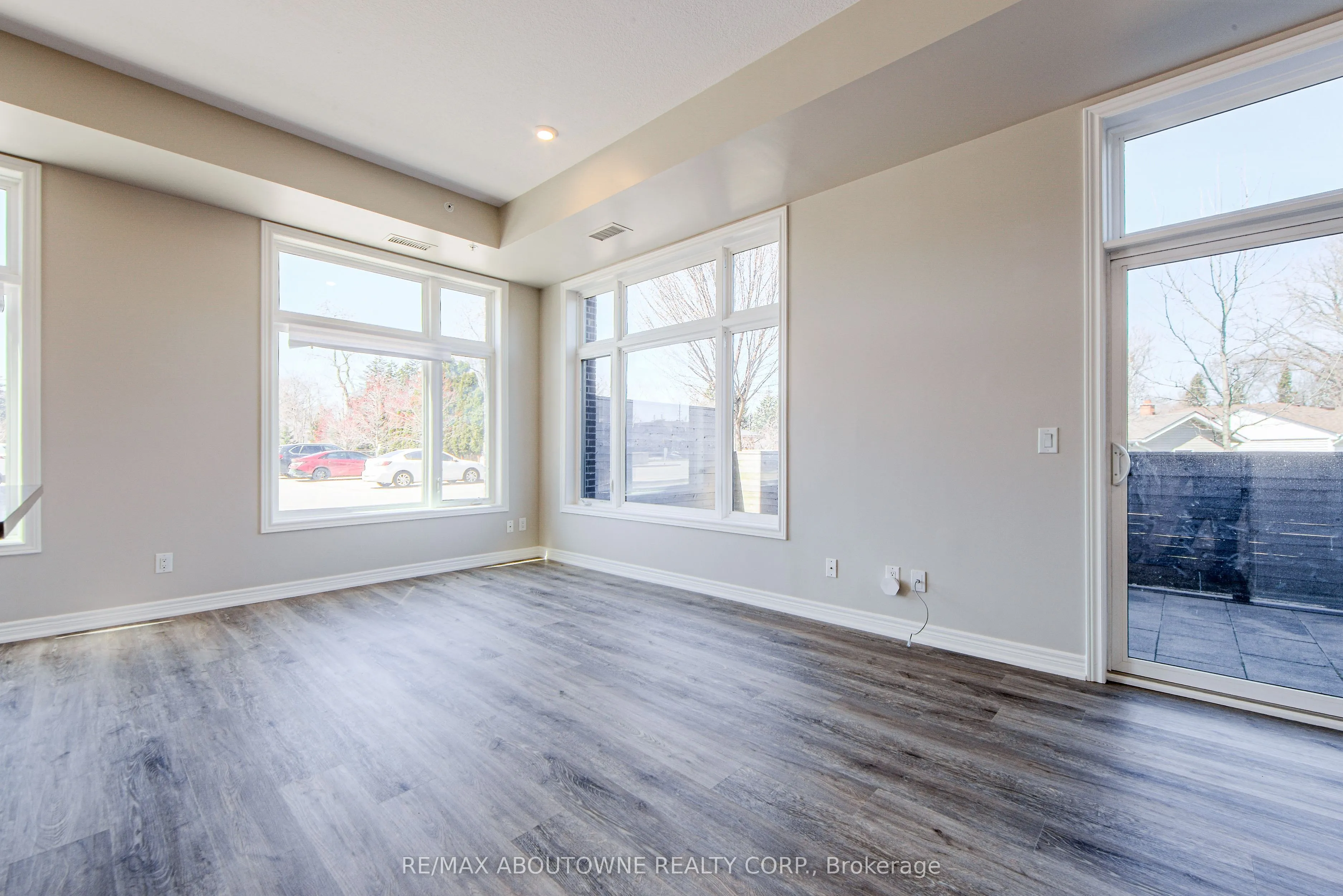 457 Plains Road E, #109