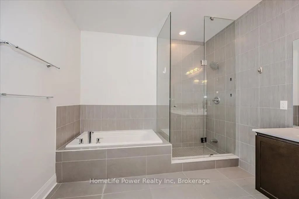 1 Hurontario Street, #2102