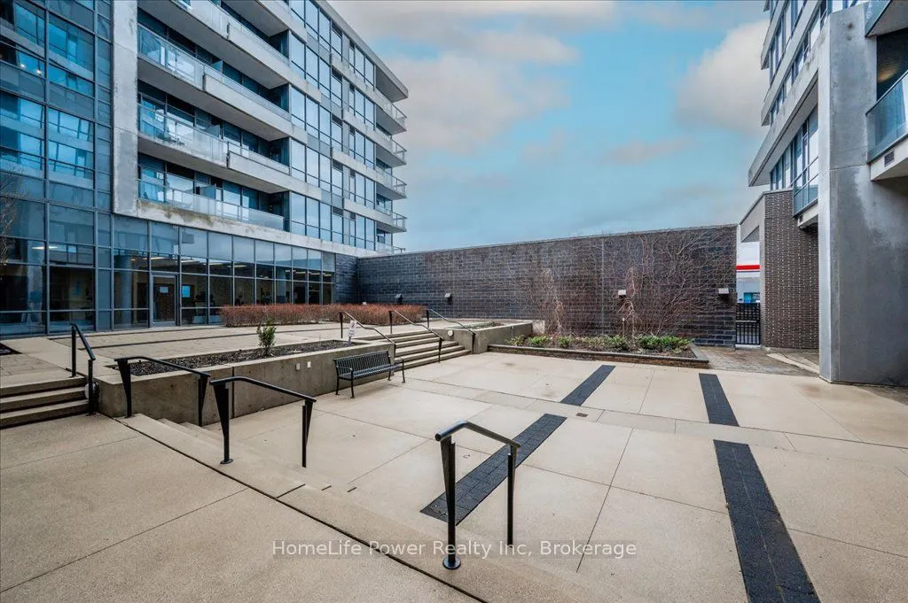 1 Hurontario Street, #2102