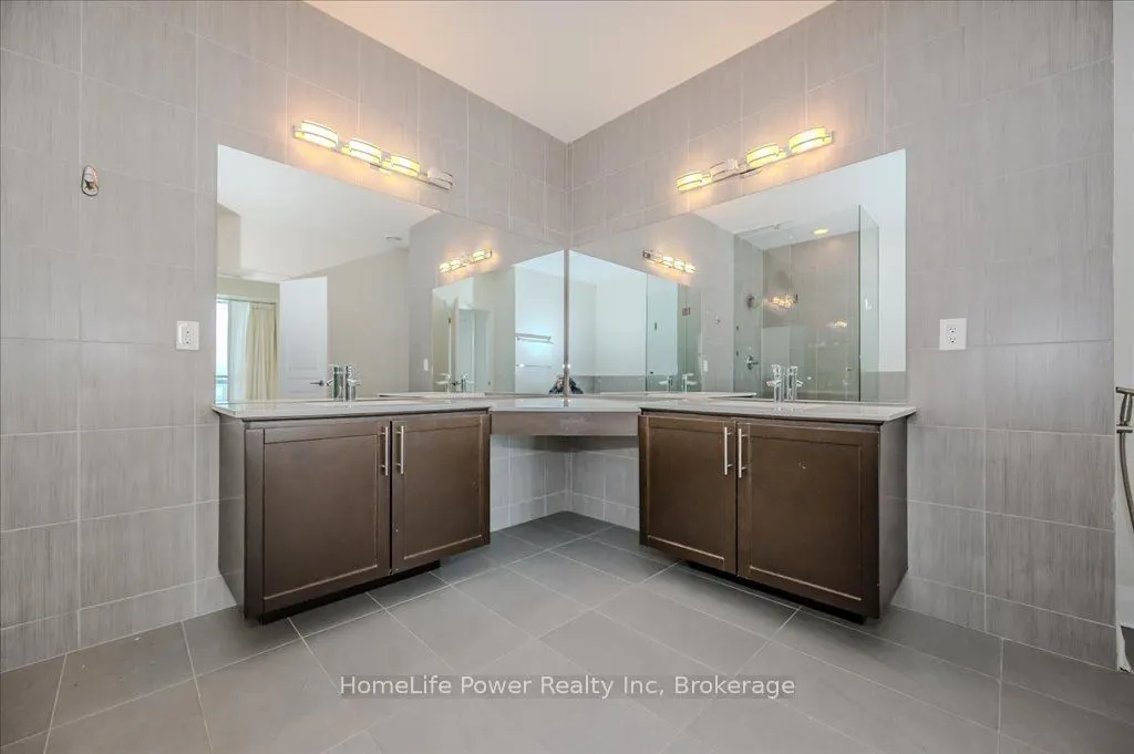 1 Hurontario Street, #2102