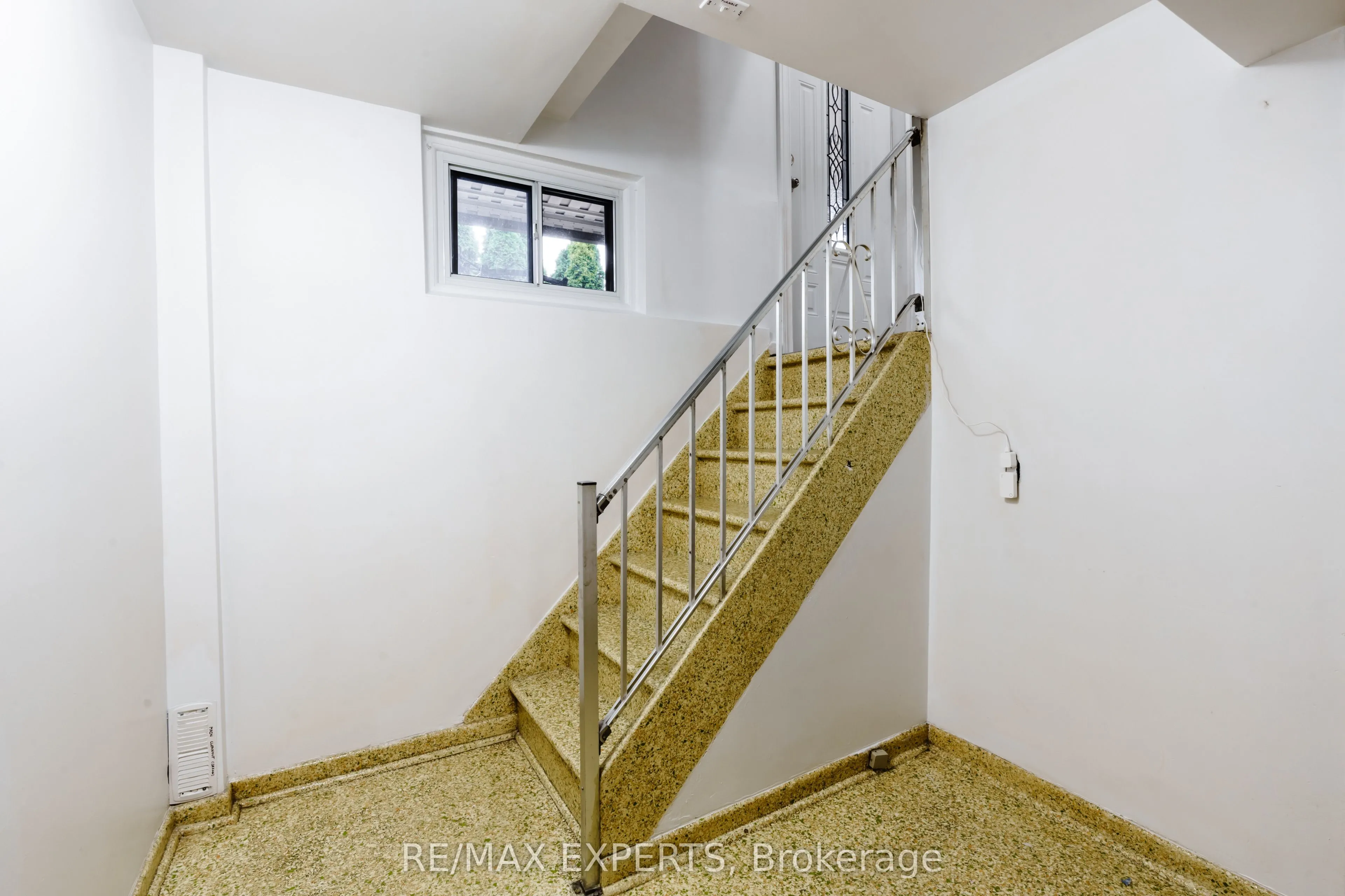 1 Creston Road