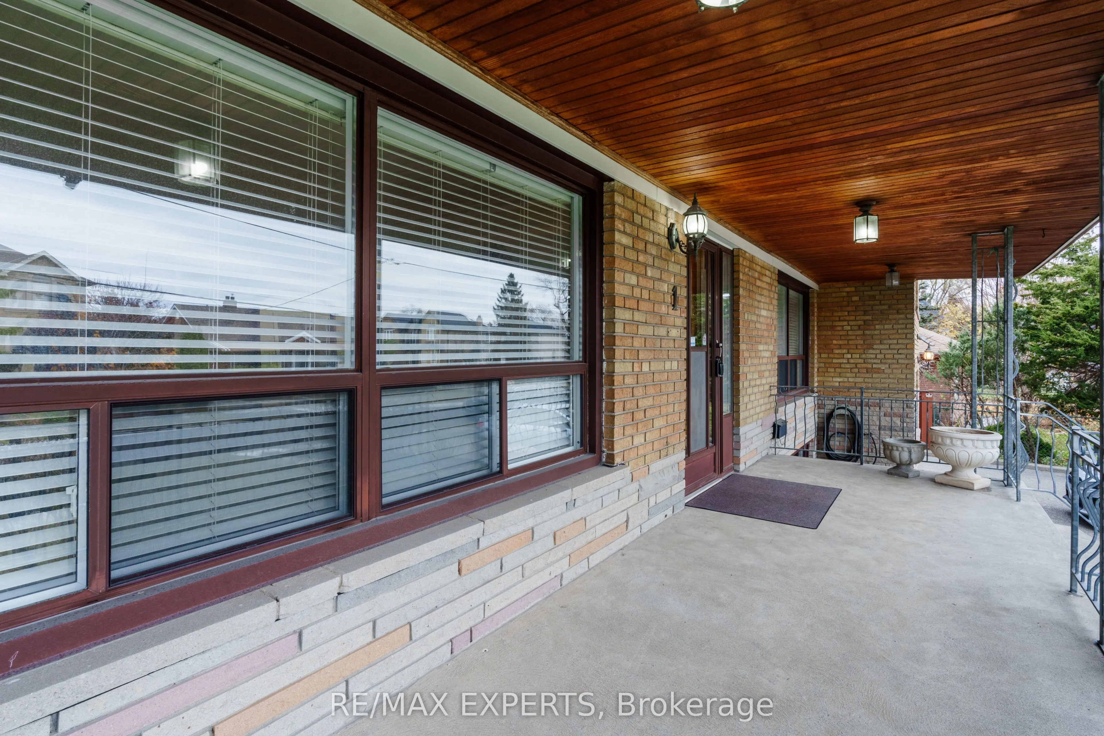 1 Creston Road