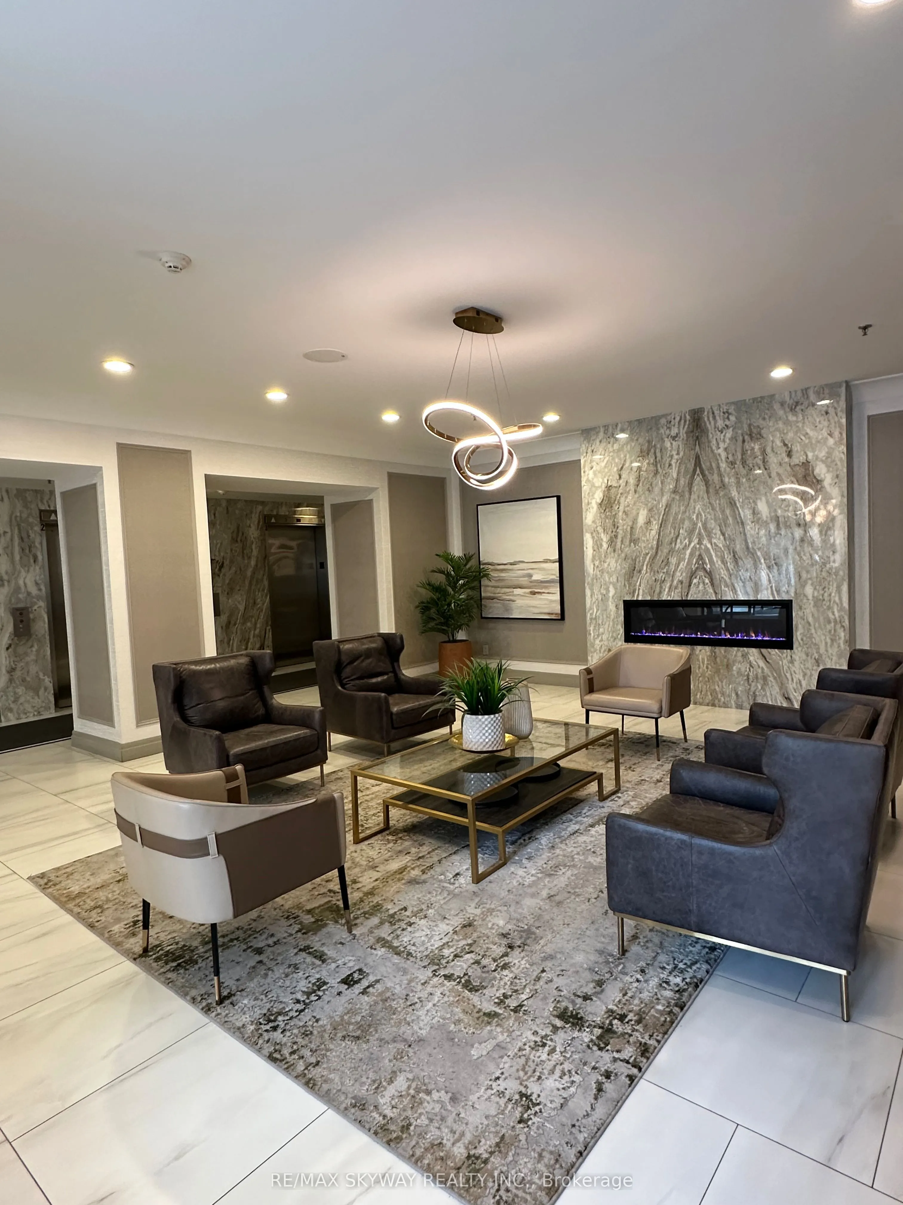 75 King Street E, #1104