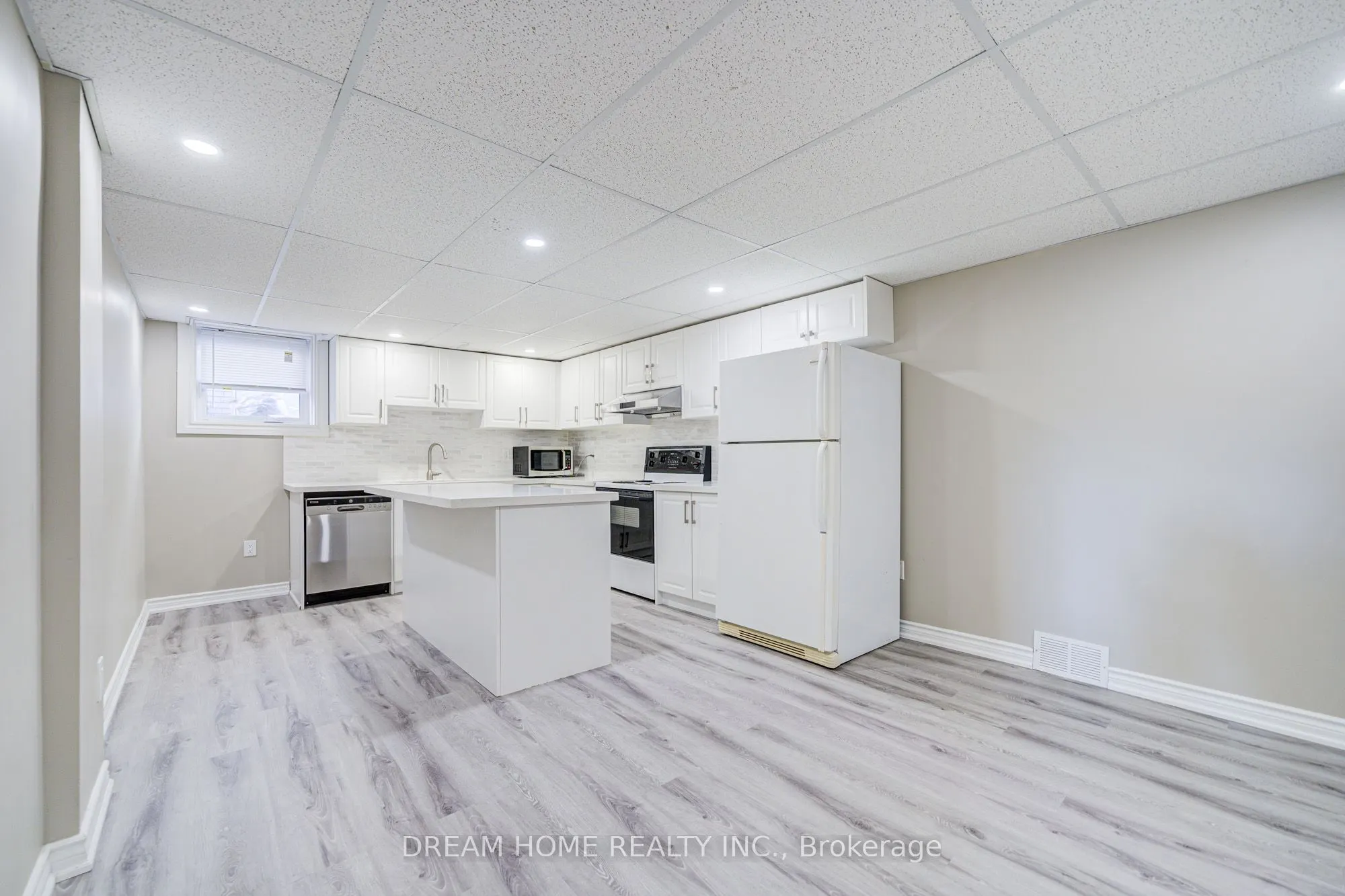 1323 Shamir Crescent