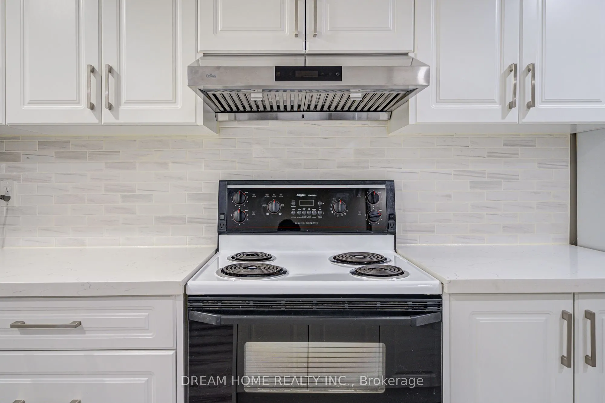 1323 Shamir Crescent
