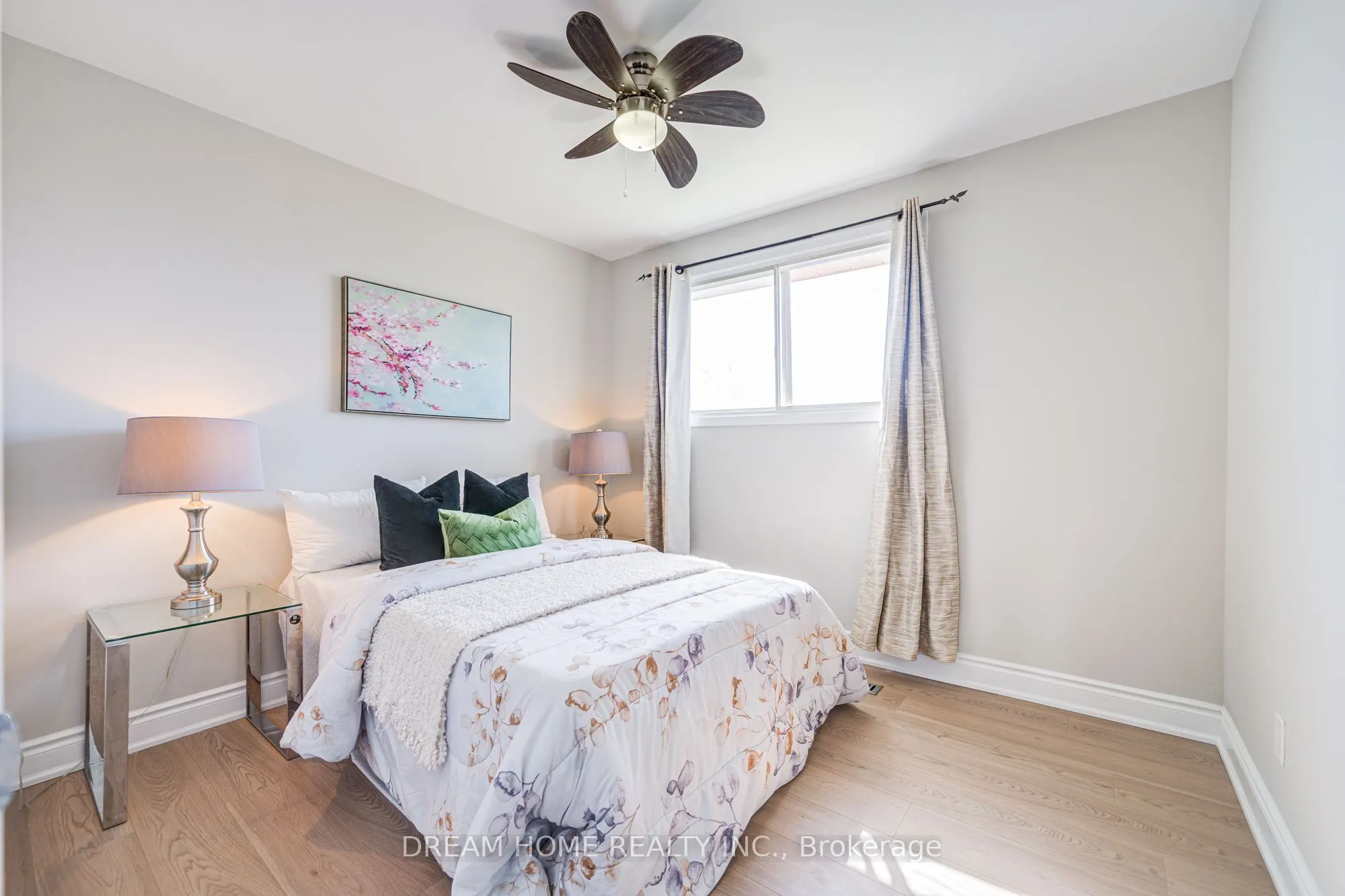 1323 Shamir Crescent