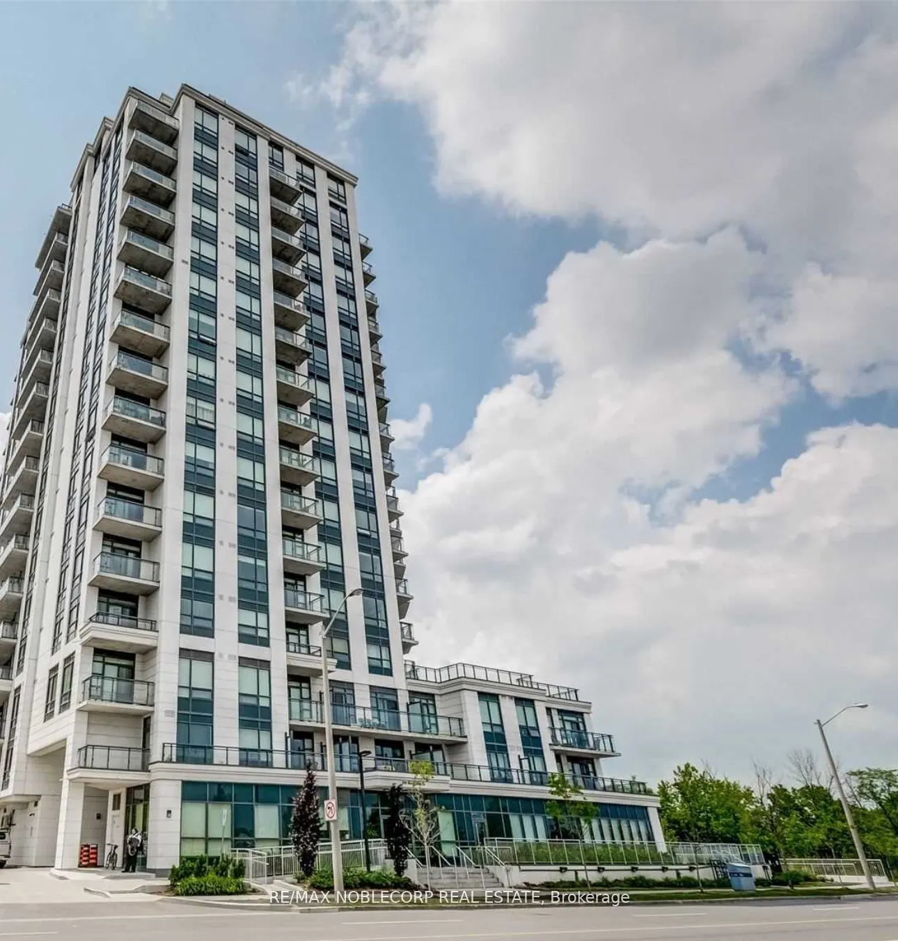 840 Queens Plate Drive, #805
