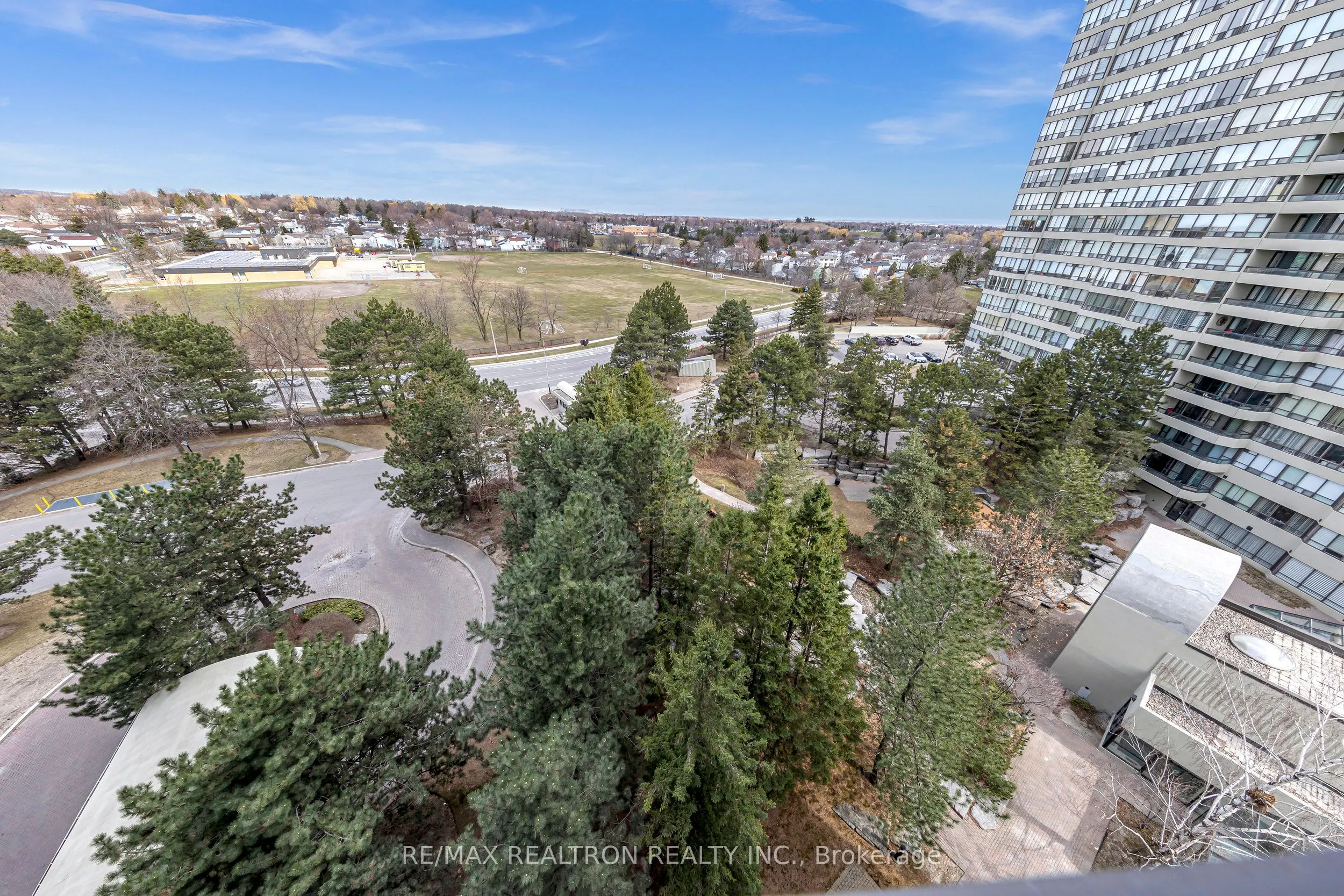 24 Hanover Road #907