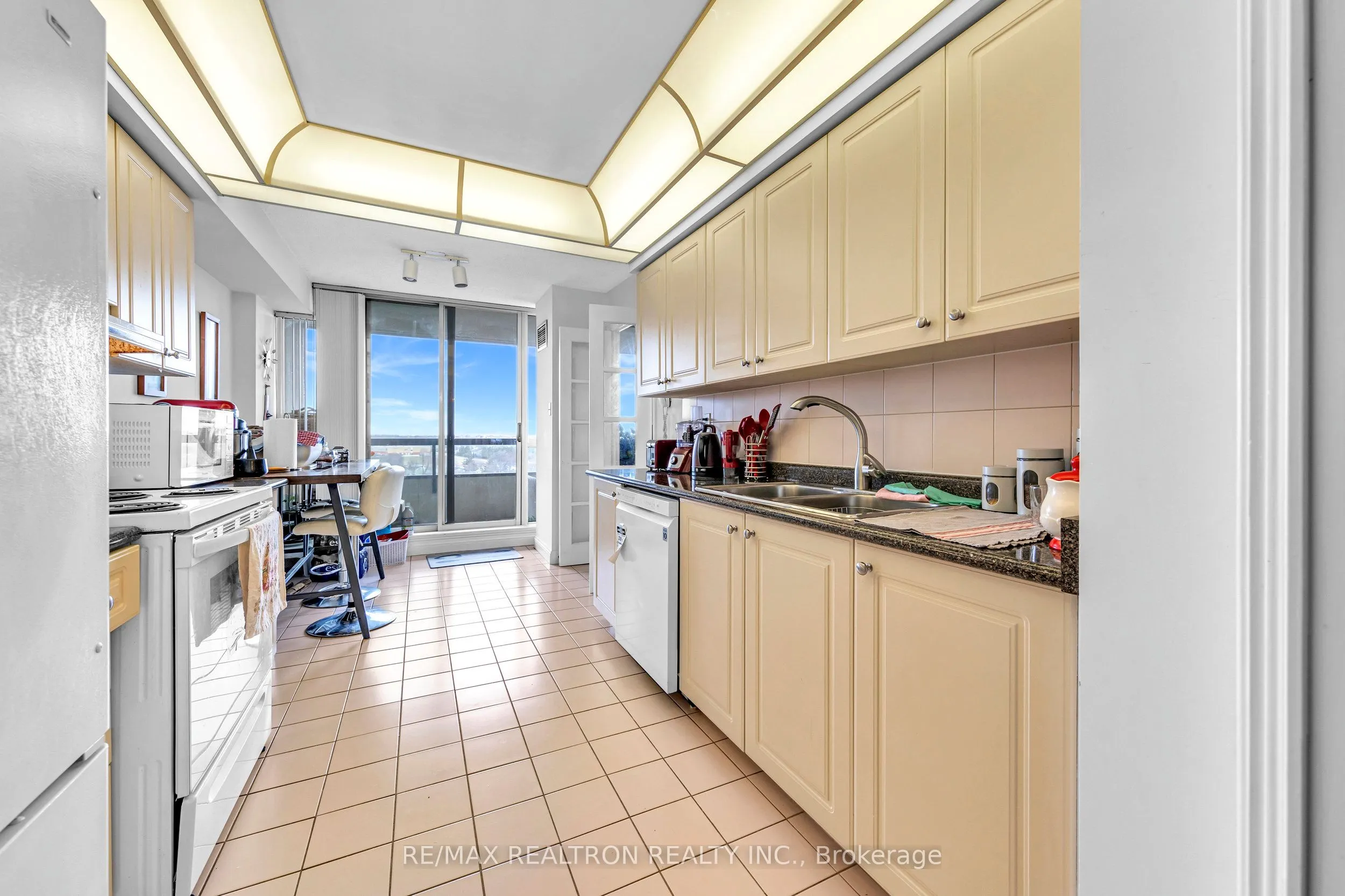 24 Hanover Road #907