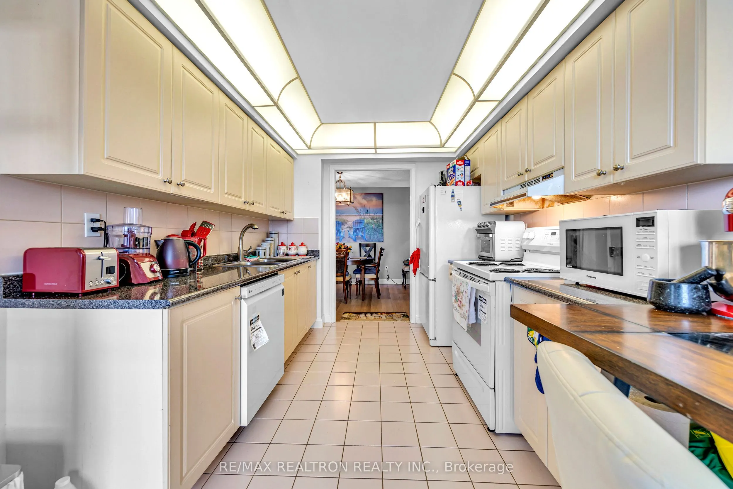 24 Hanover Road #907