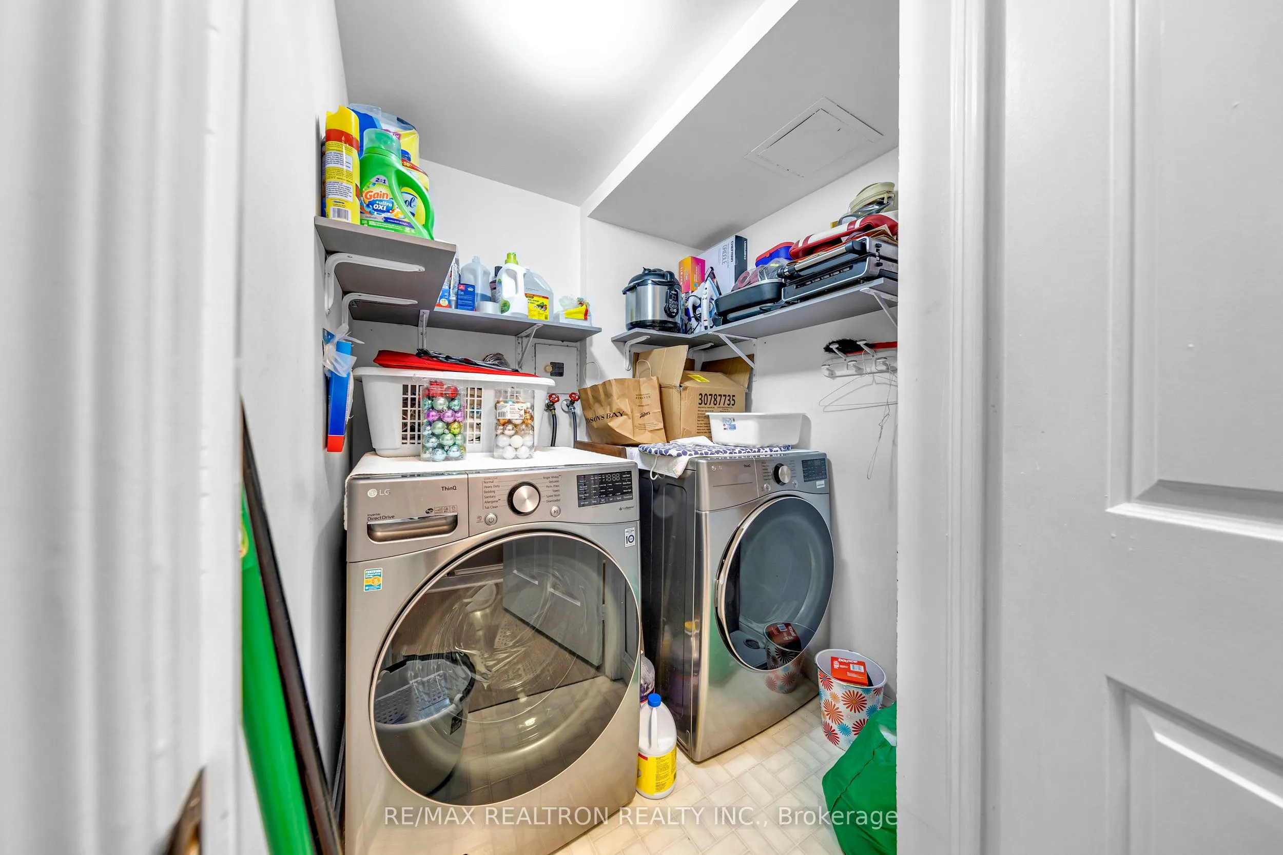 24 Hanover Road #907